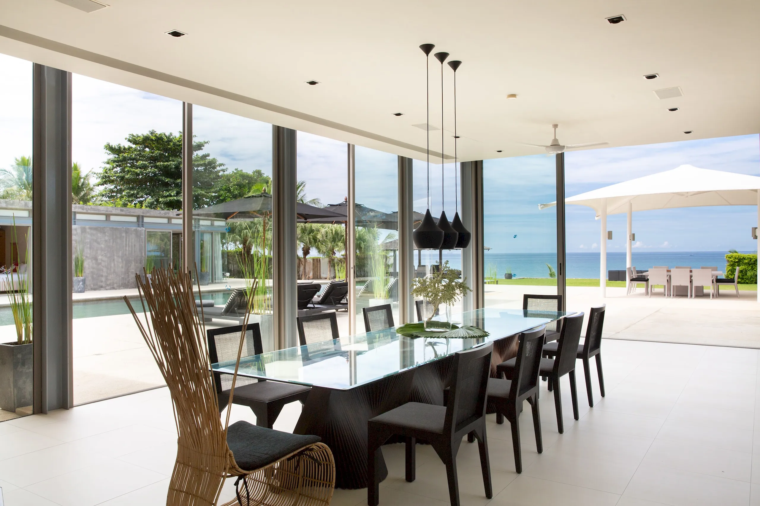 Sensational 6 BR Seaview Villa with Infinity Pool — photograph 6