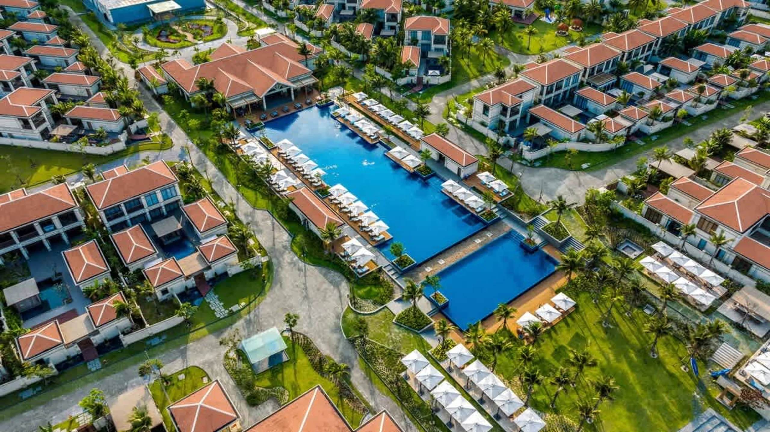 Phenomenal Oceanfront Villa with Private Pool & 5-Star Resort Amenities — photograph 4