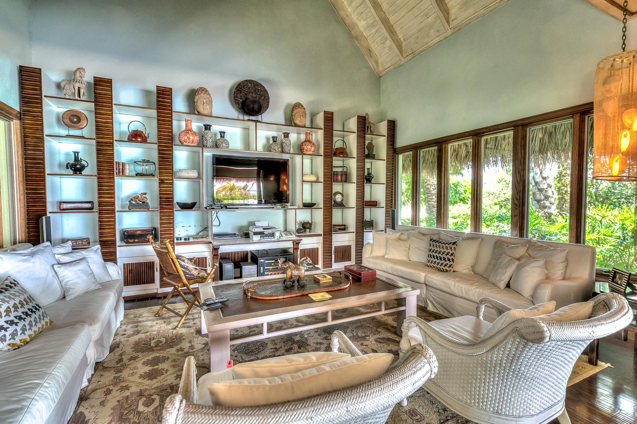 Punta Cana Waterfront Villa with Private Pool and Resort Amenities — photograph 9