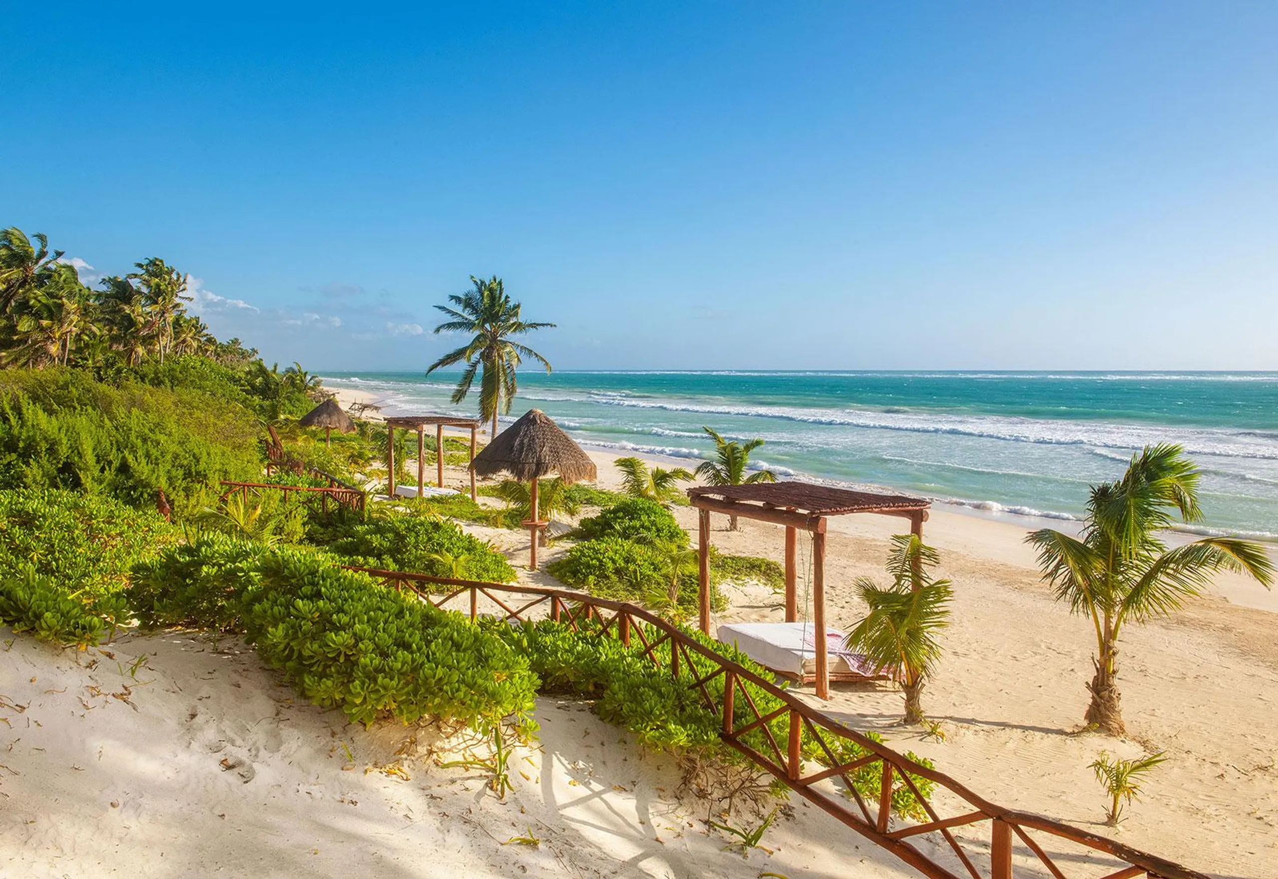 Luxury Beachfront Riviera Maya Villa in Sian Ka'an with Resort Pool — photograph 9