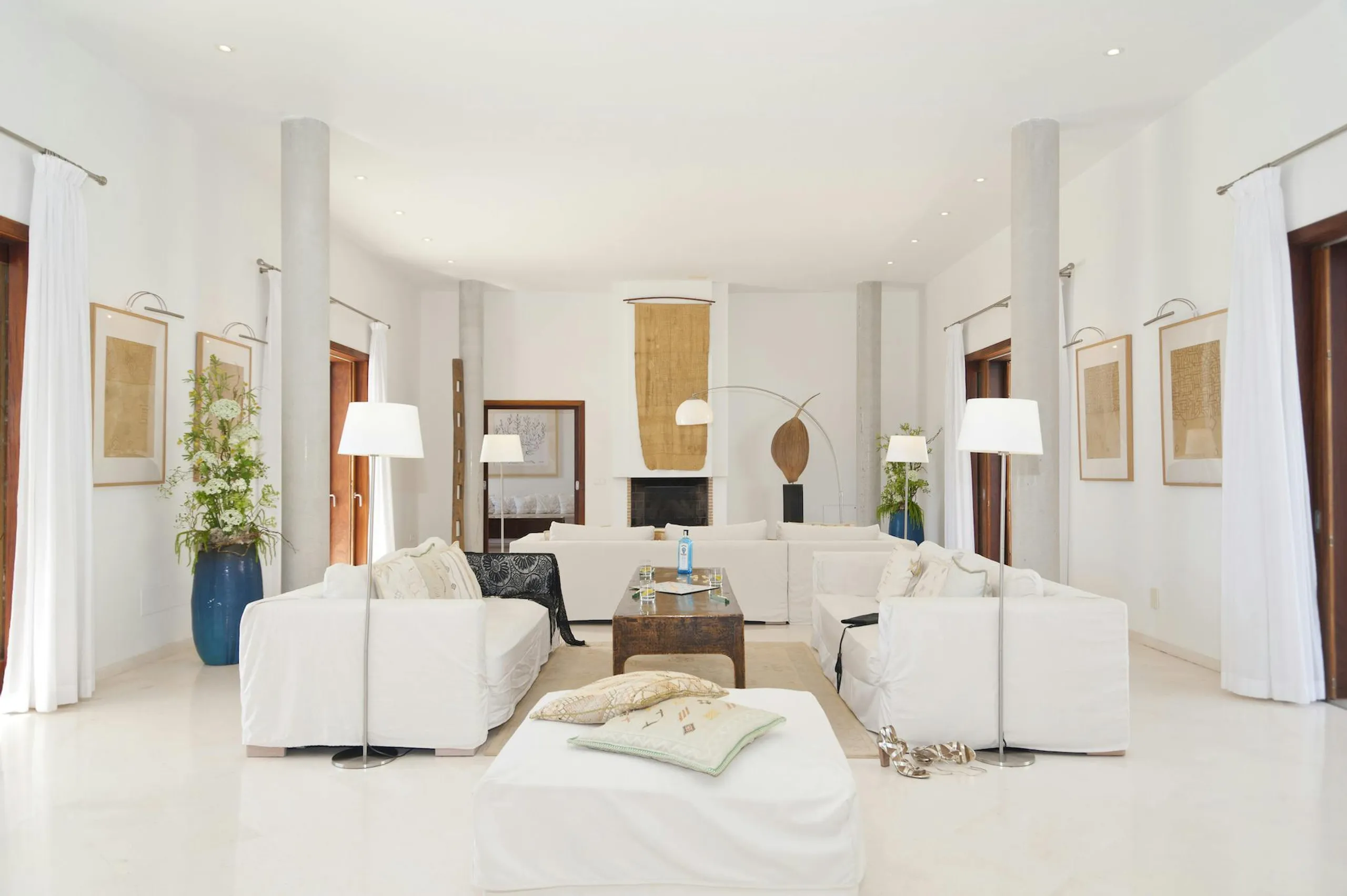 Radiant Oceanview Villa in Ibiza with Private Pool and Playground — photograph 9