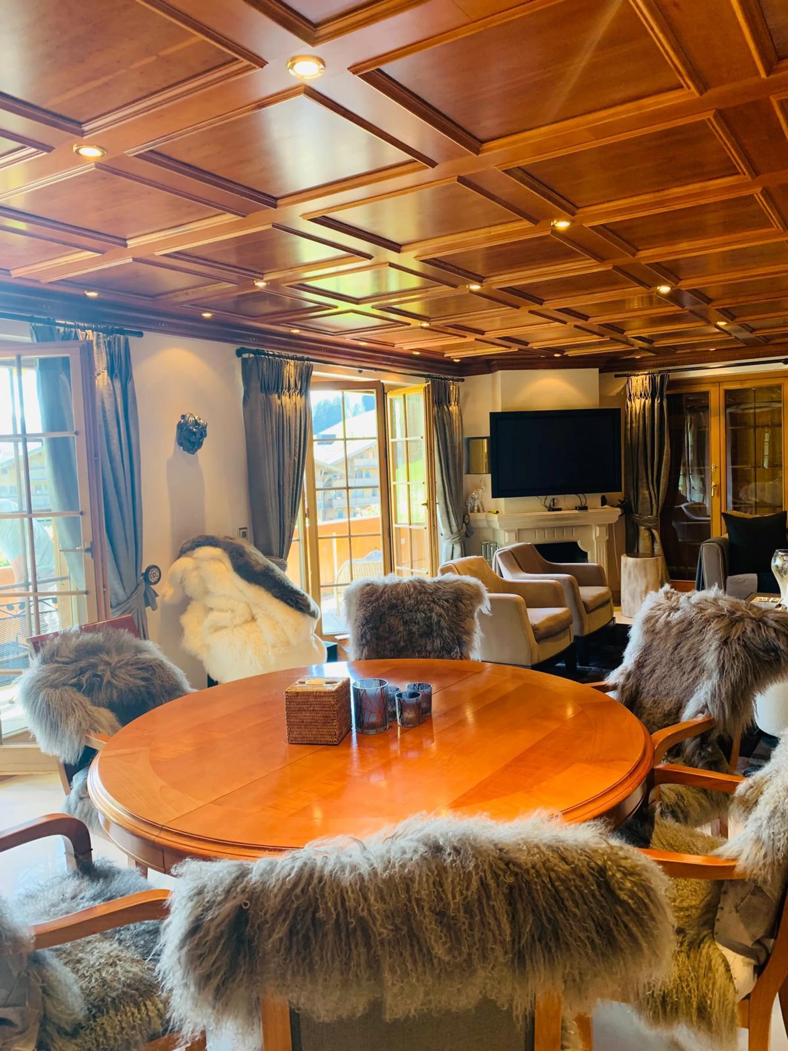 Deluxe Luxury Chalet in Saanen with Stunning Views — photograph 4