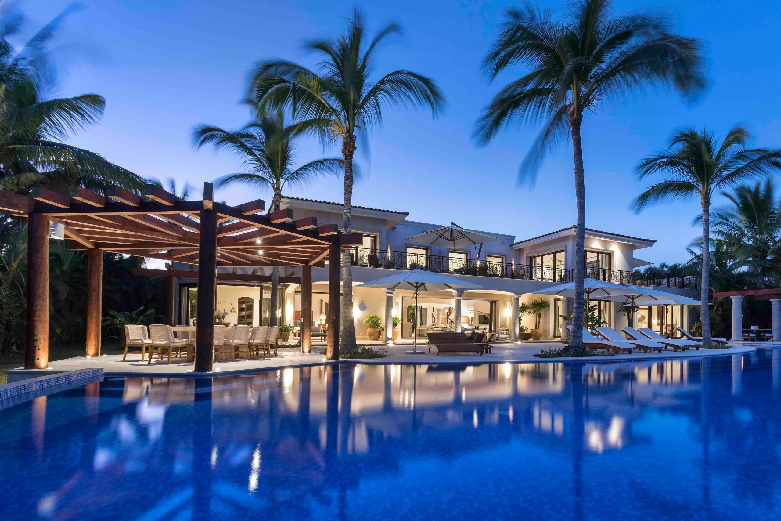 Magnificent Punta Mita Oceanfront Oasis with Private Pool and Ocean Views — photograph 3