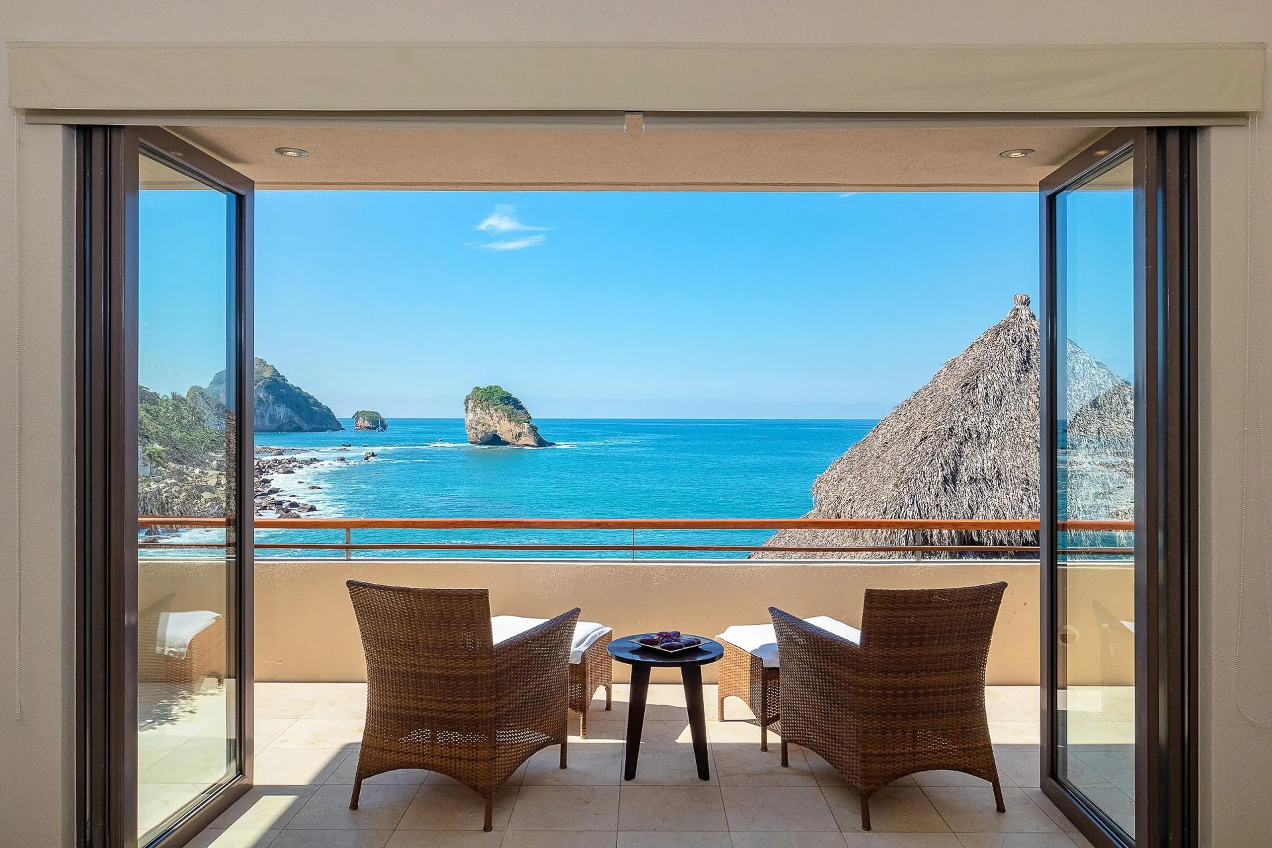 Banderas Oceanview Estate with Infinity Pool — photograph 4