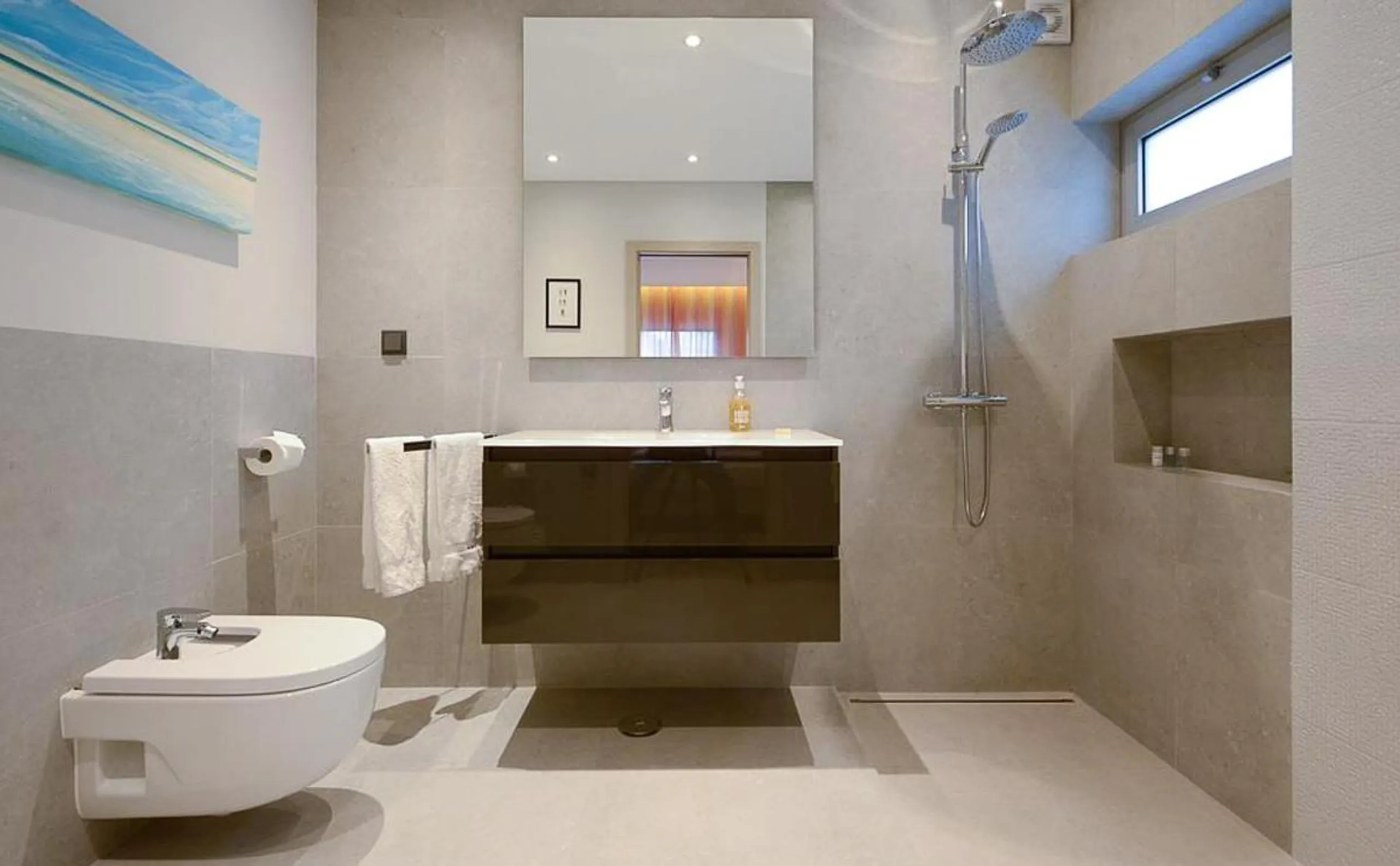 Chic Newly Built Villa with Private Pool and Sea Views — photograph 11
