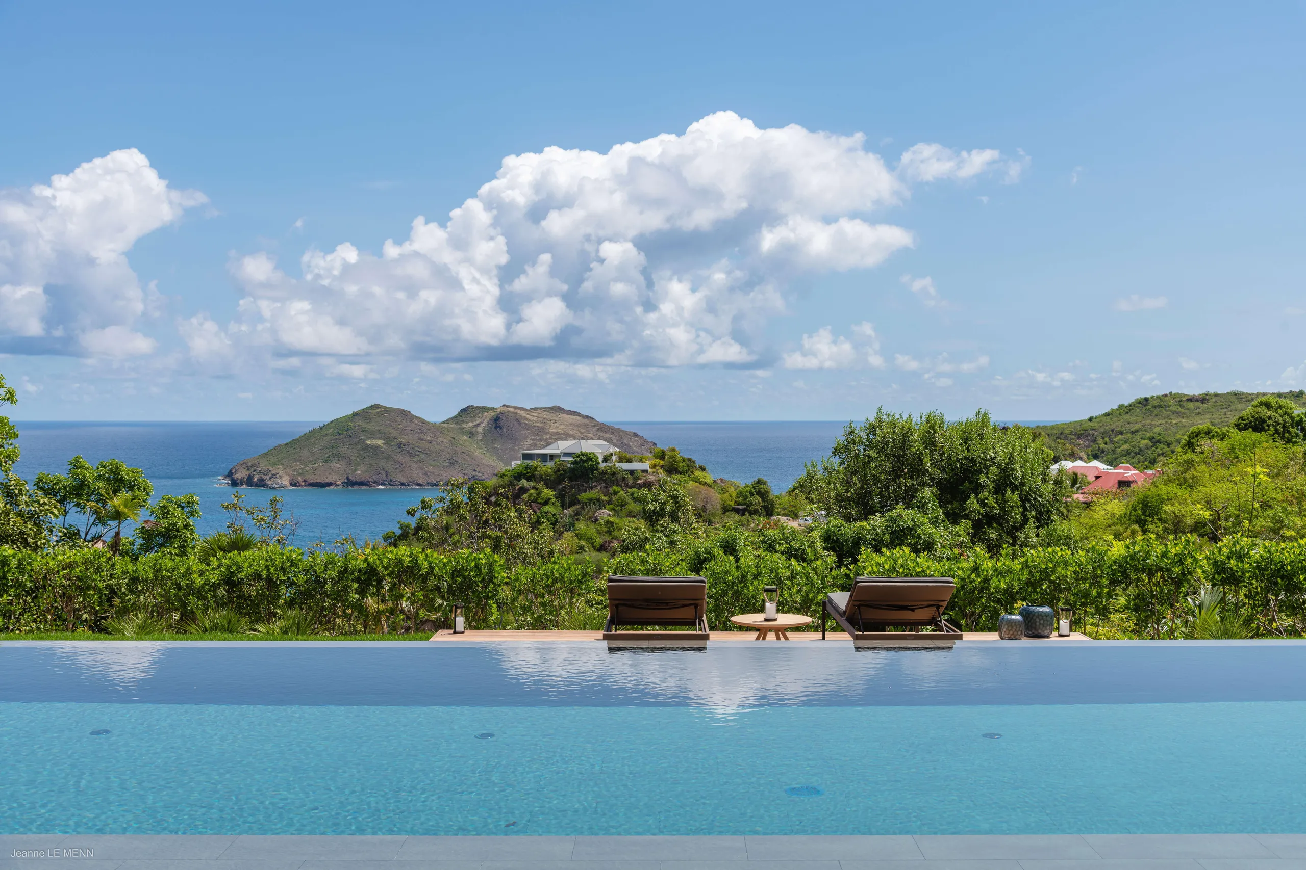 Exquisite Oceanfront Luxury Villa with Private Pool and Stunning Views — photograph 7