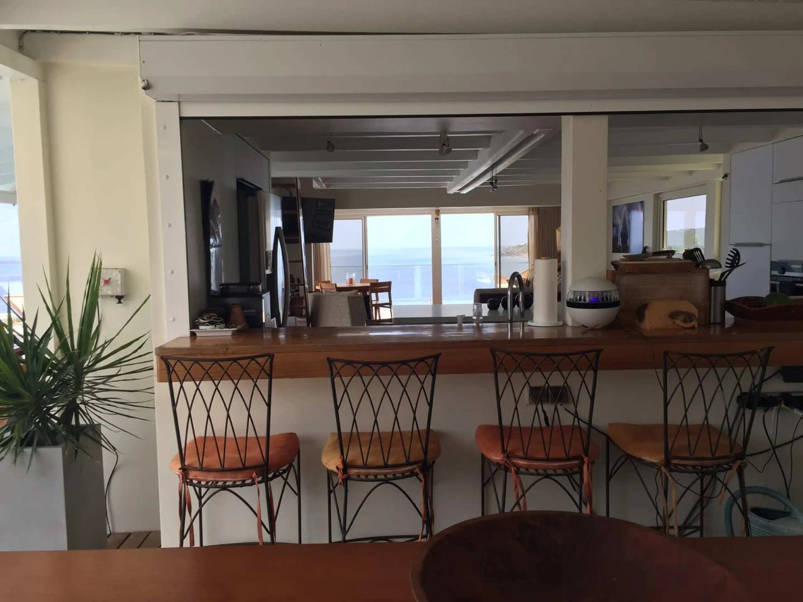 Splendorous Seafront Haven with Heated Pool and Panoramic Caribbean Views — photograph 9