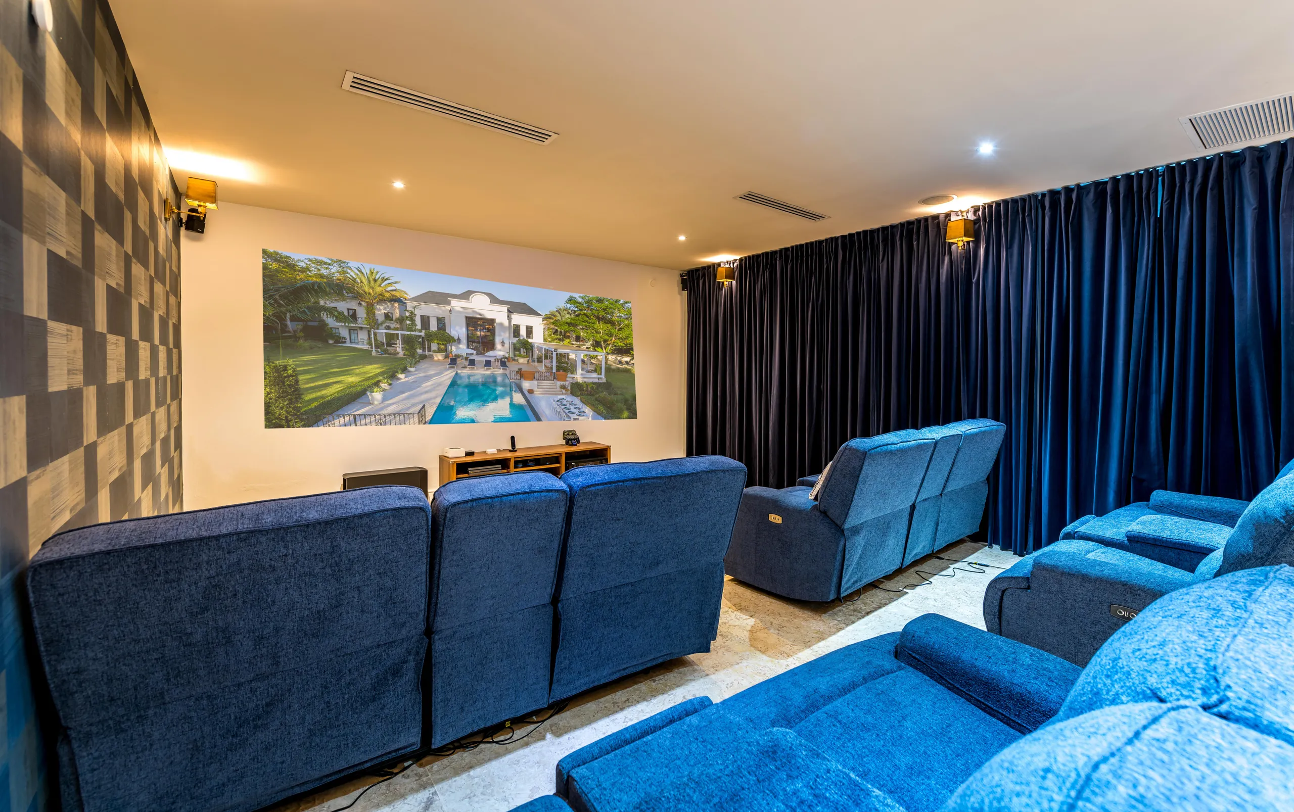 Phenomenal 6BR Villa with Private Pool and Stylish Interiors — photograph 10