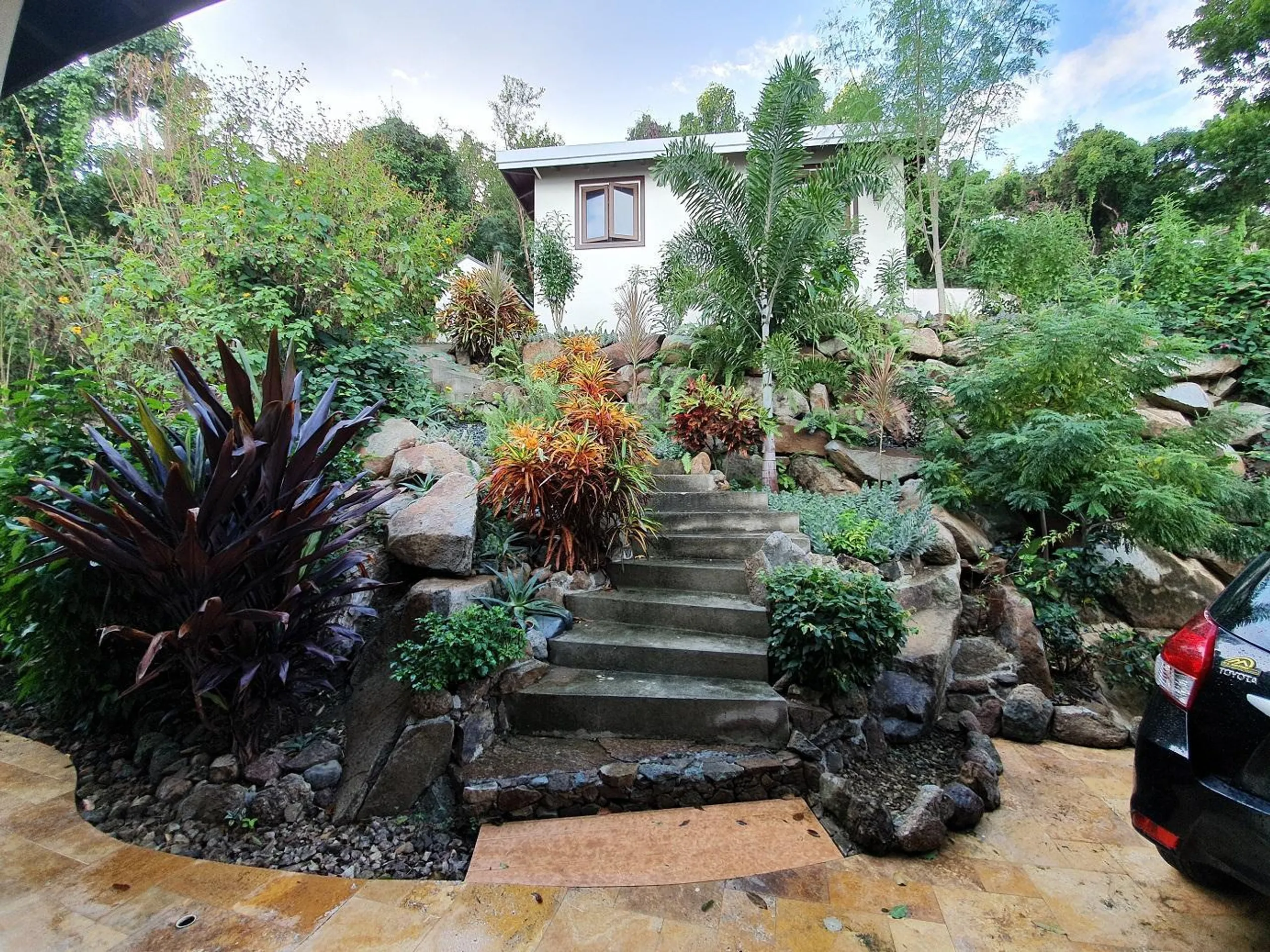 Hillside Tortola Island Villa with Private Pool and Panoramic Ocean Views — photograph 11