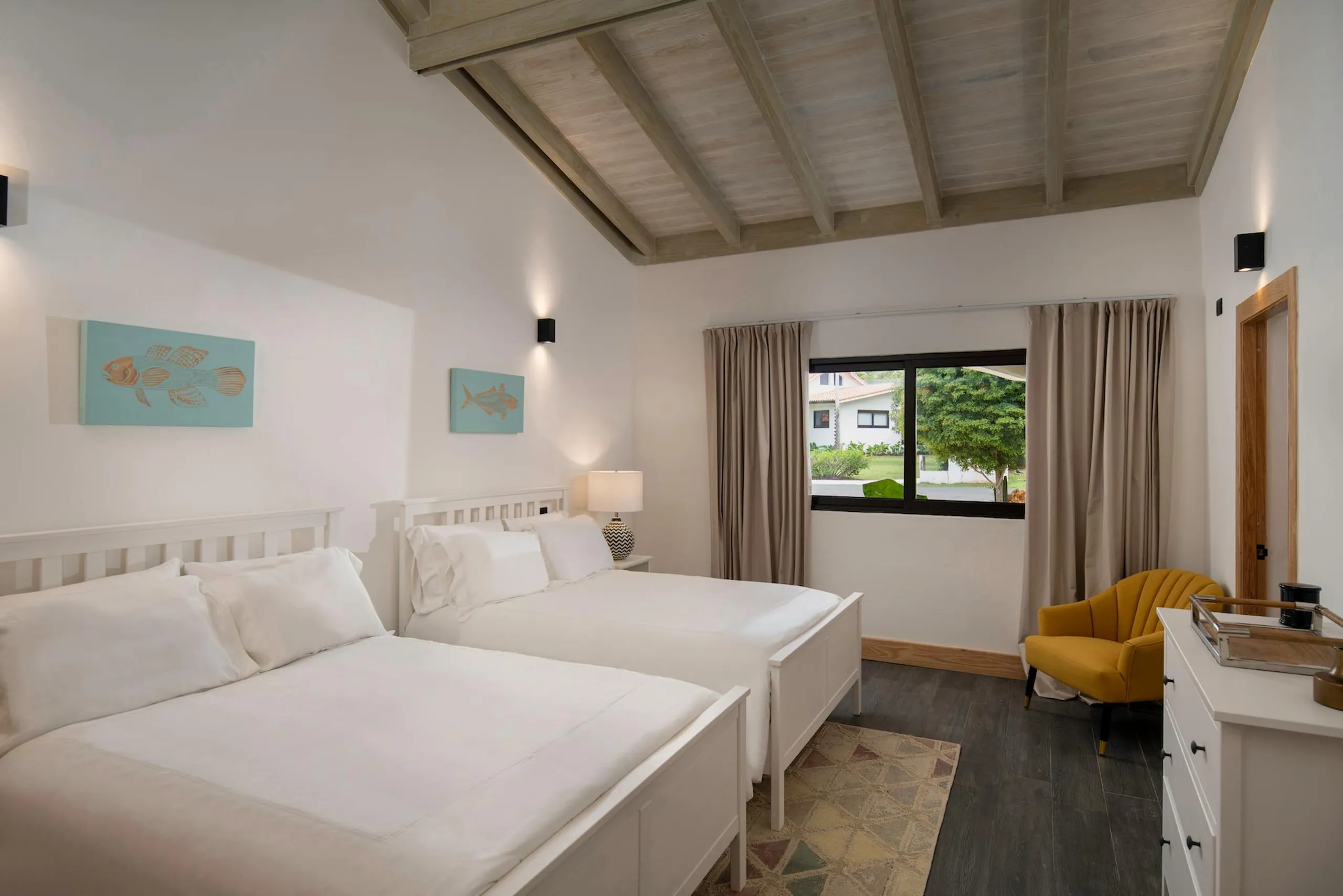 Relax in Style Panoramic Mountain View Villa — photograph 9
