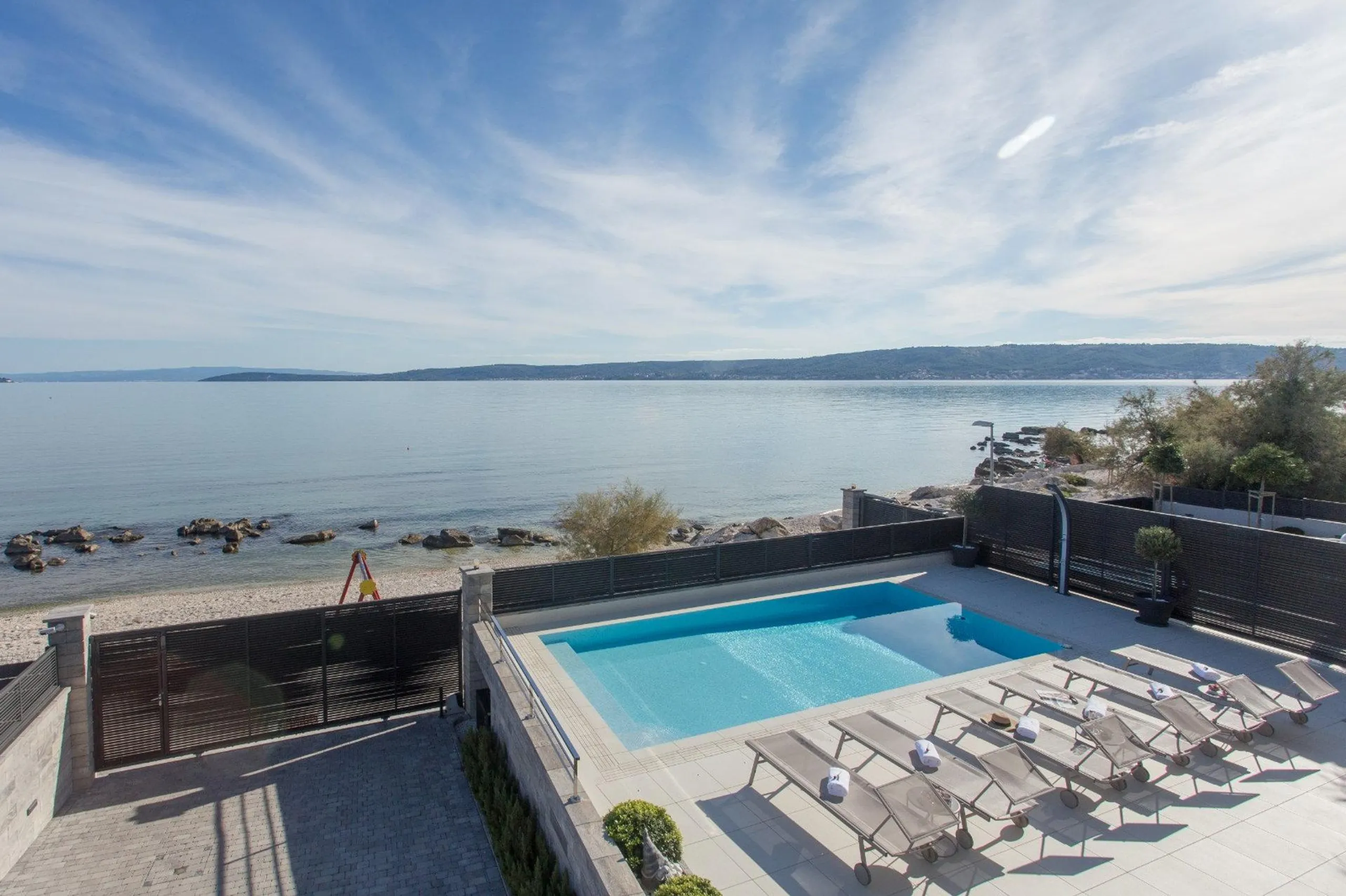 Grandiose Villa with Private Pool and  Breathtaking Sea Views — photograph 8
