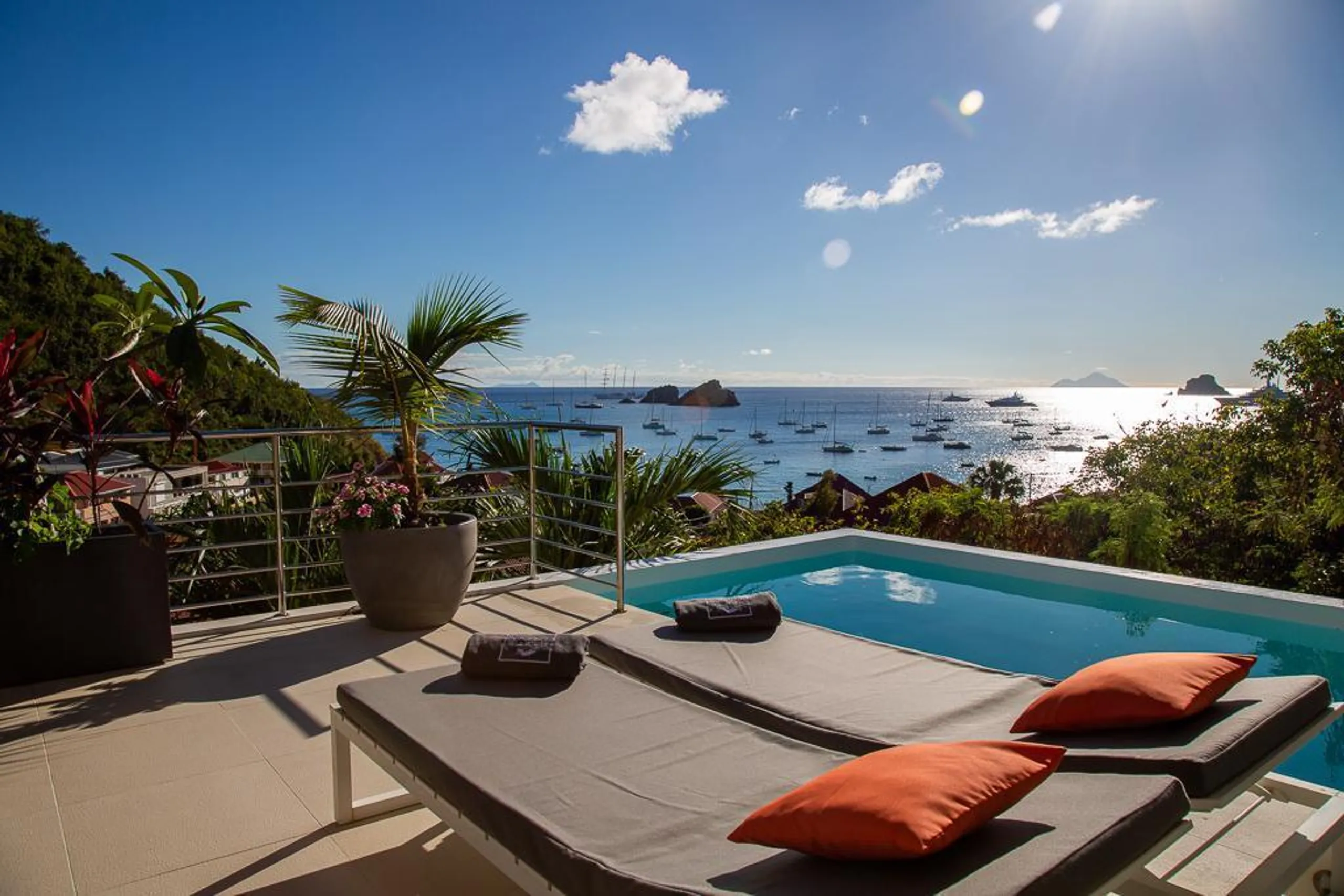 Prestigious Paradise Villa with Private Pool and Serene Ocean Views, Corossol