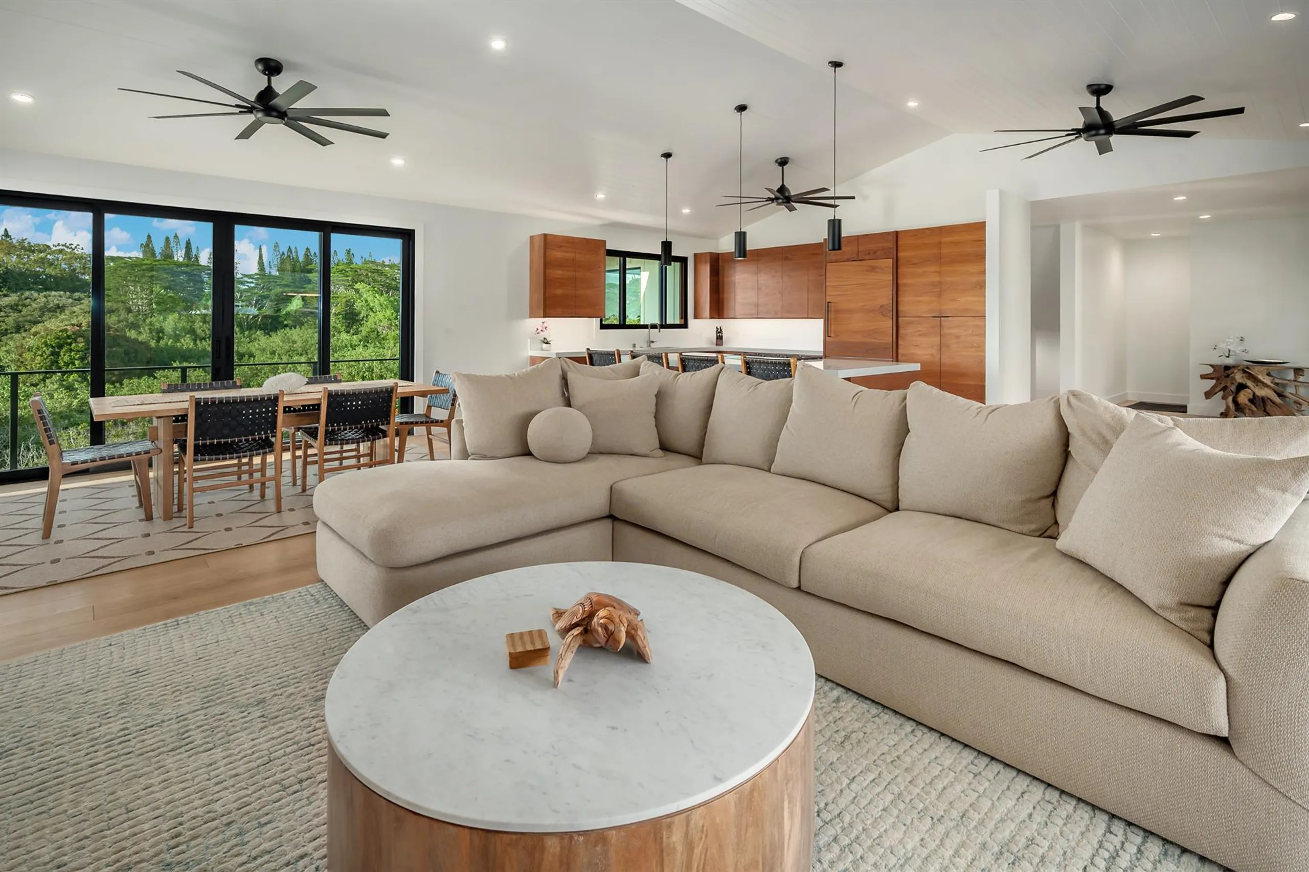 Stunning Brand-new Villa with Private Pool and Mountain Views — photograph 8