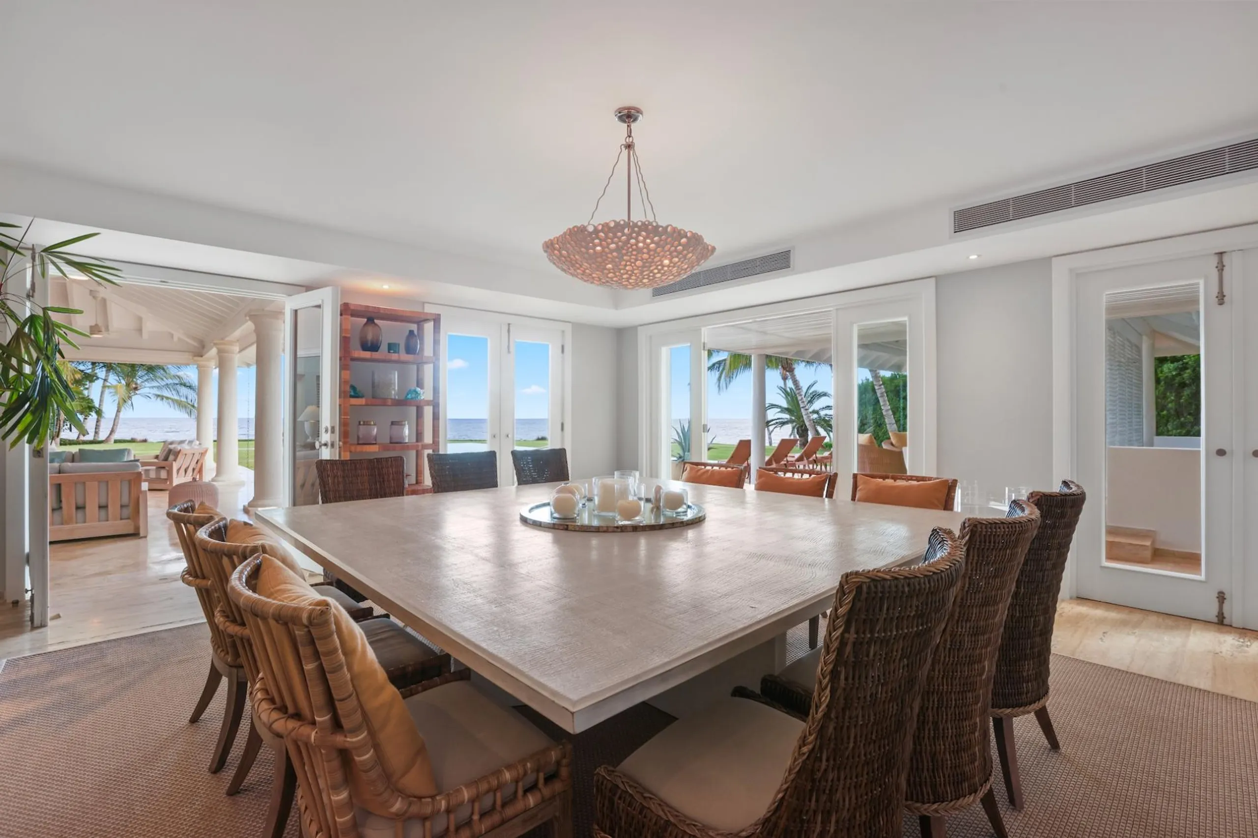 Oceanfront 5-Bedroom Casa de Campo Villa with Infinity Pool & Caribbean Sea Views — photograph 10