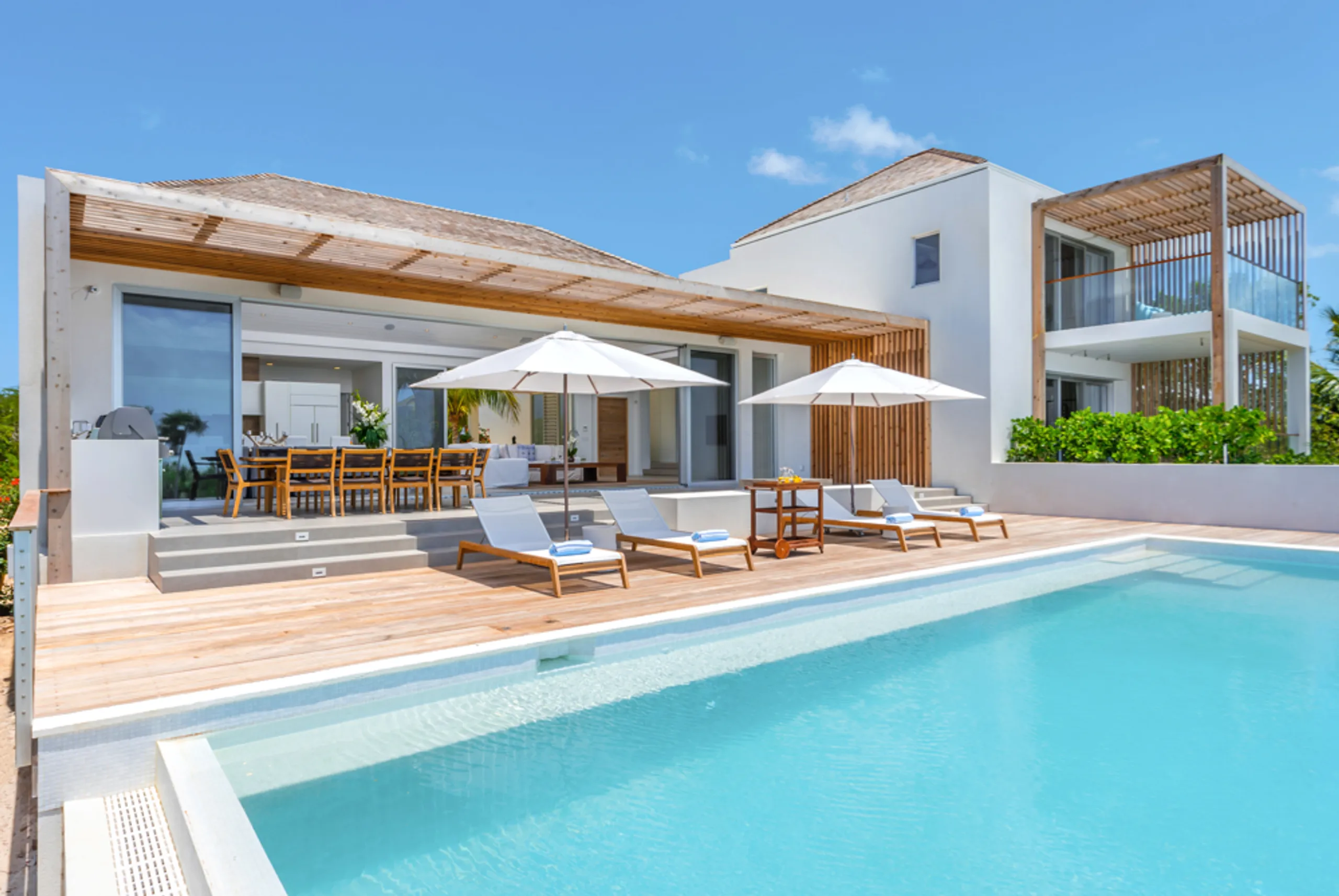 Long Bay Beach Villa with Infinity Pool and Stunning Ocean Views, Long Bay Beach
