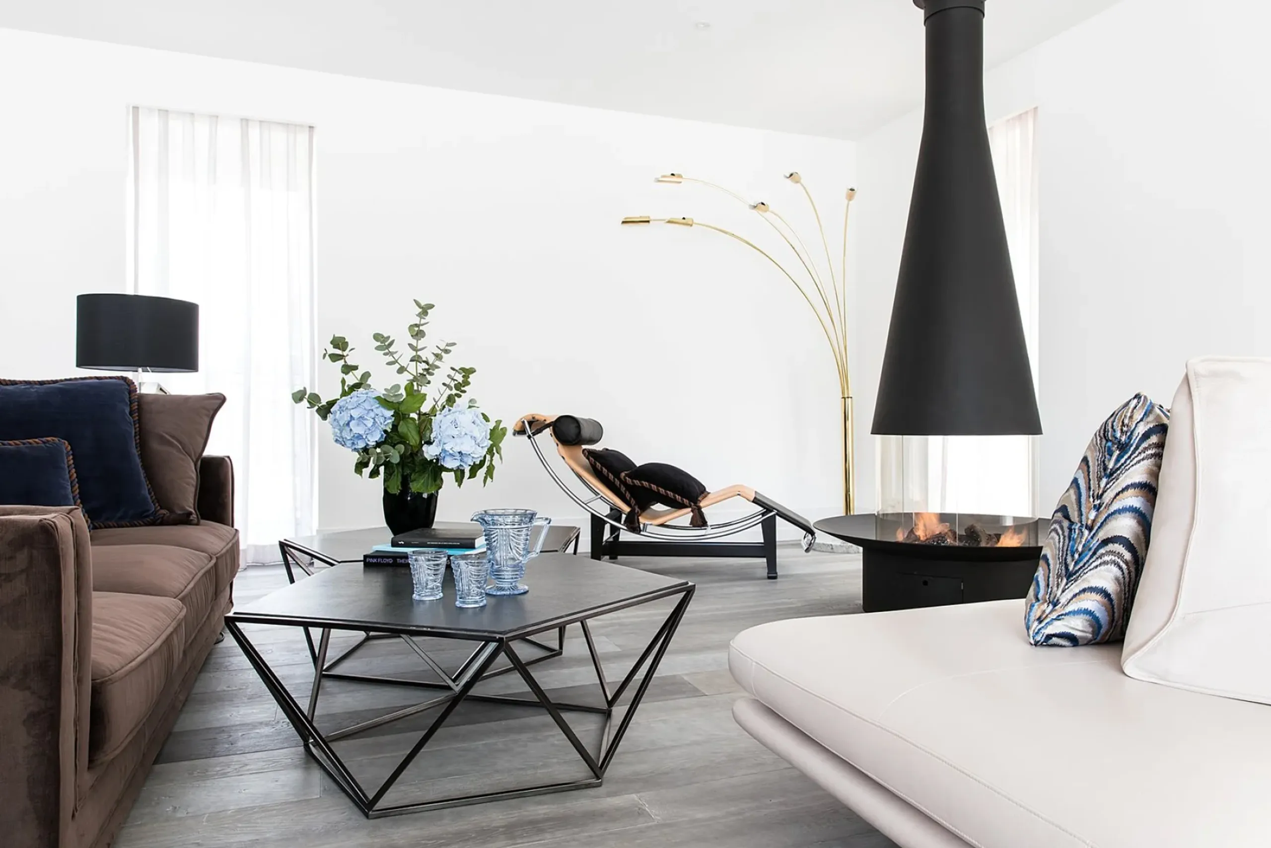 Exceptional 439m² Art Deco Penthouse in Chamonix with Roof Terrace & Mont Blanc Panorama — photograph 11