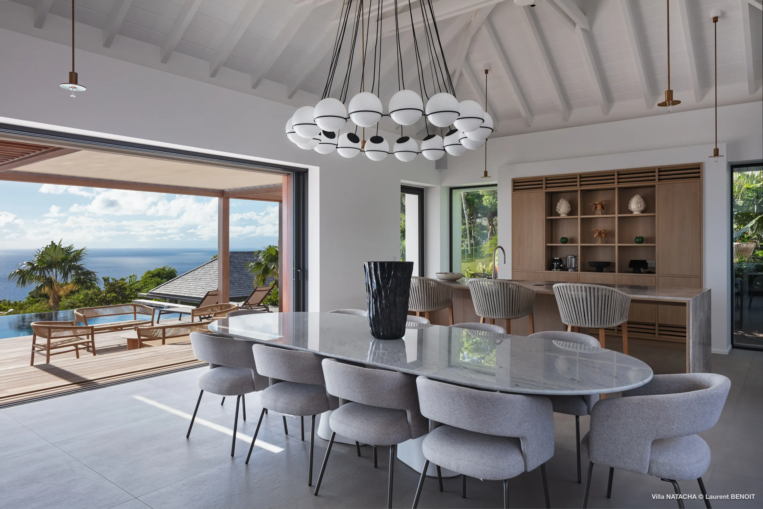 Sophisticated Lurin Villa with Heated Pool & Sea Views — photograph 12
