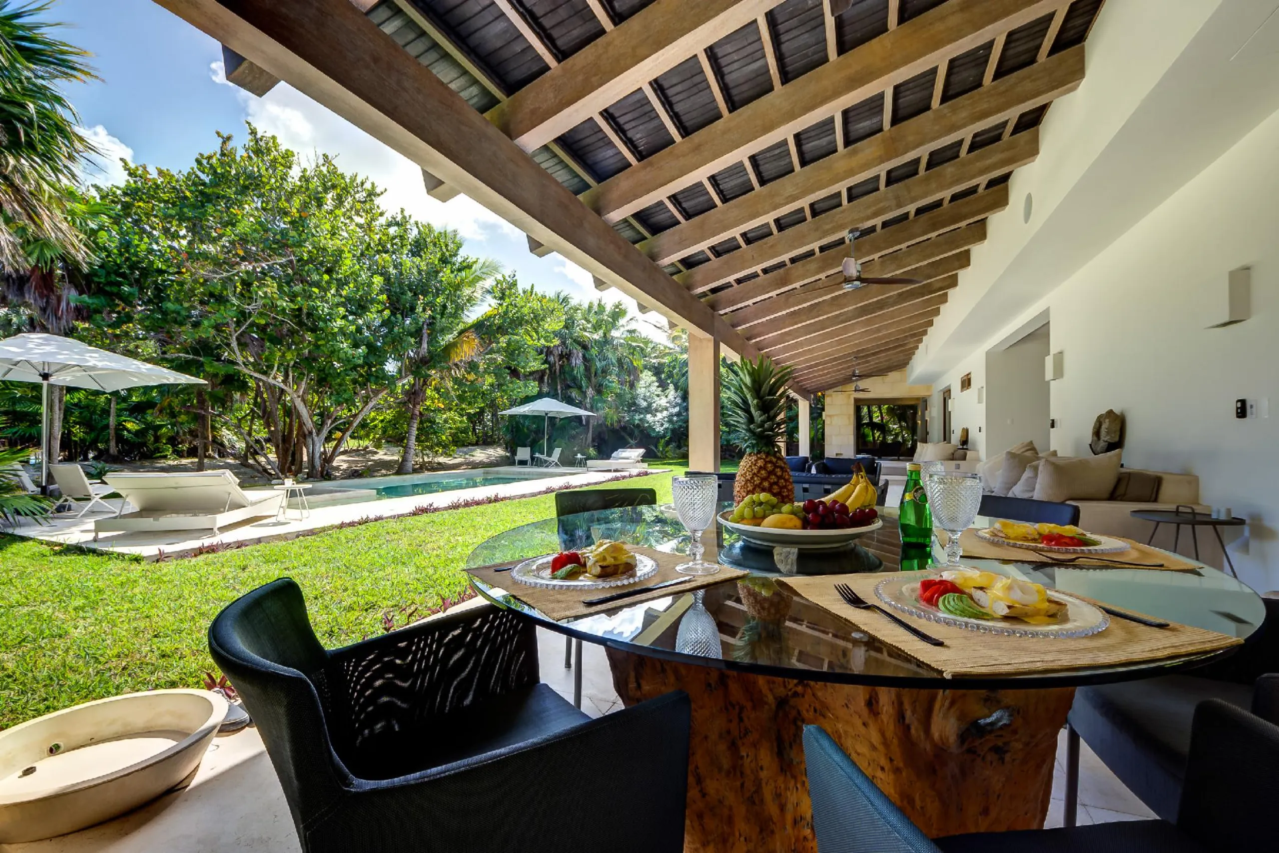 Luxury Tulum Lagoon Estate with Private Pool in Lush Oasis — photograph 7