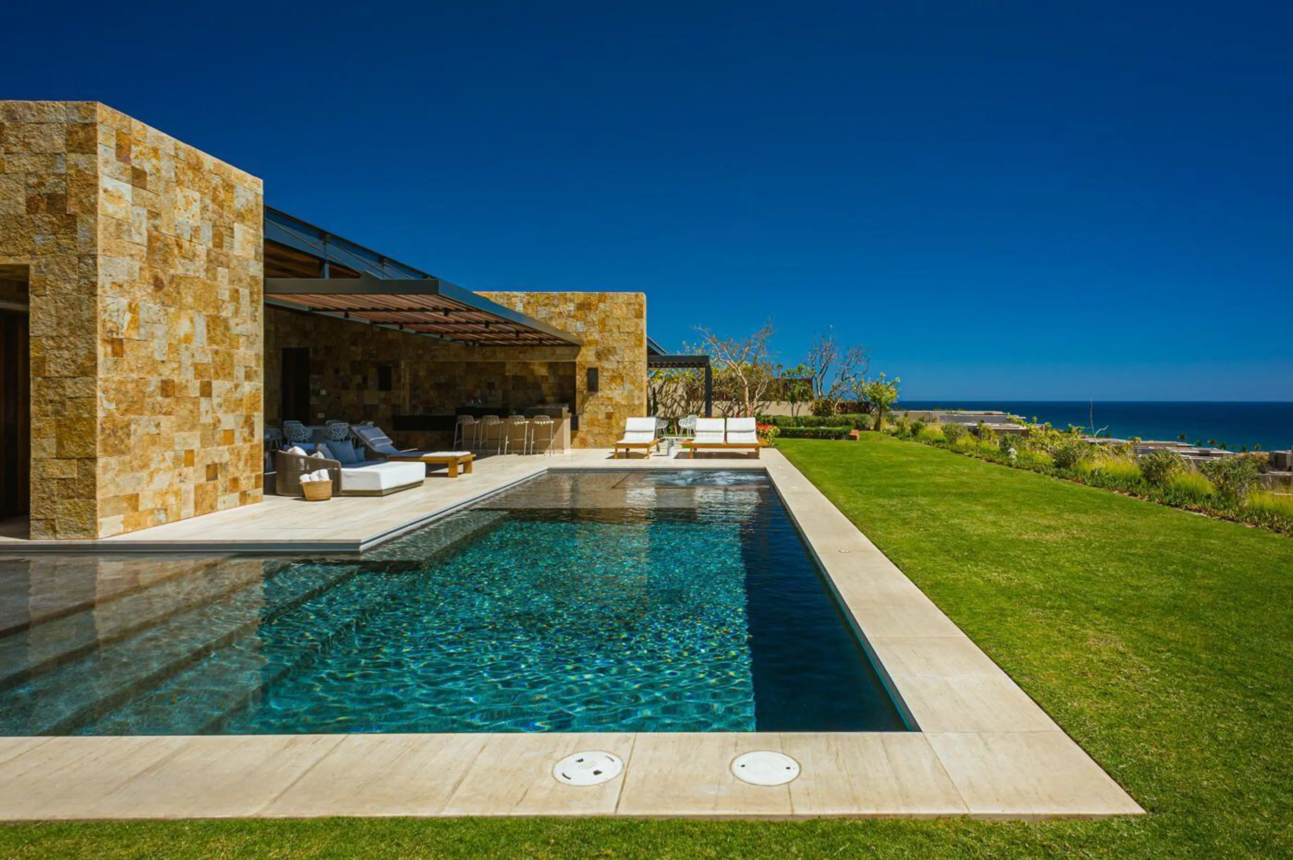 Richly Adorned Puerto Los Cabos Architectural Estate with Zero Edge Pool and Spectacular Views — photograph 5