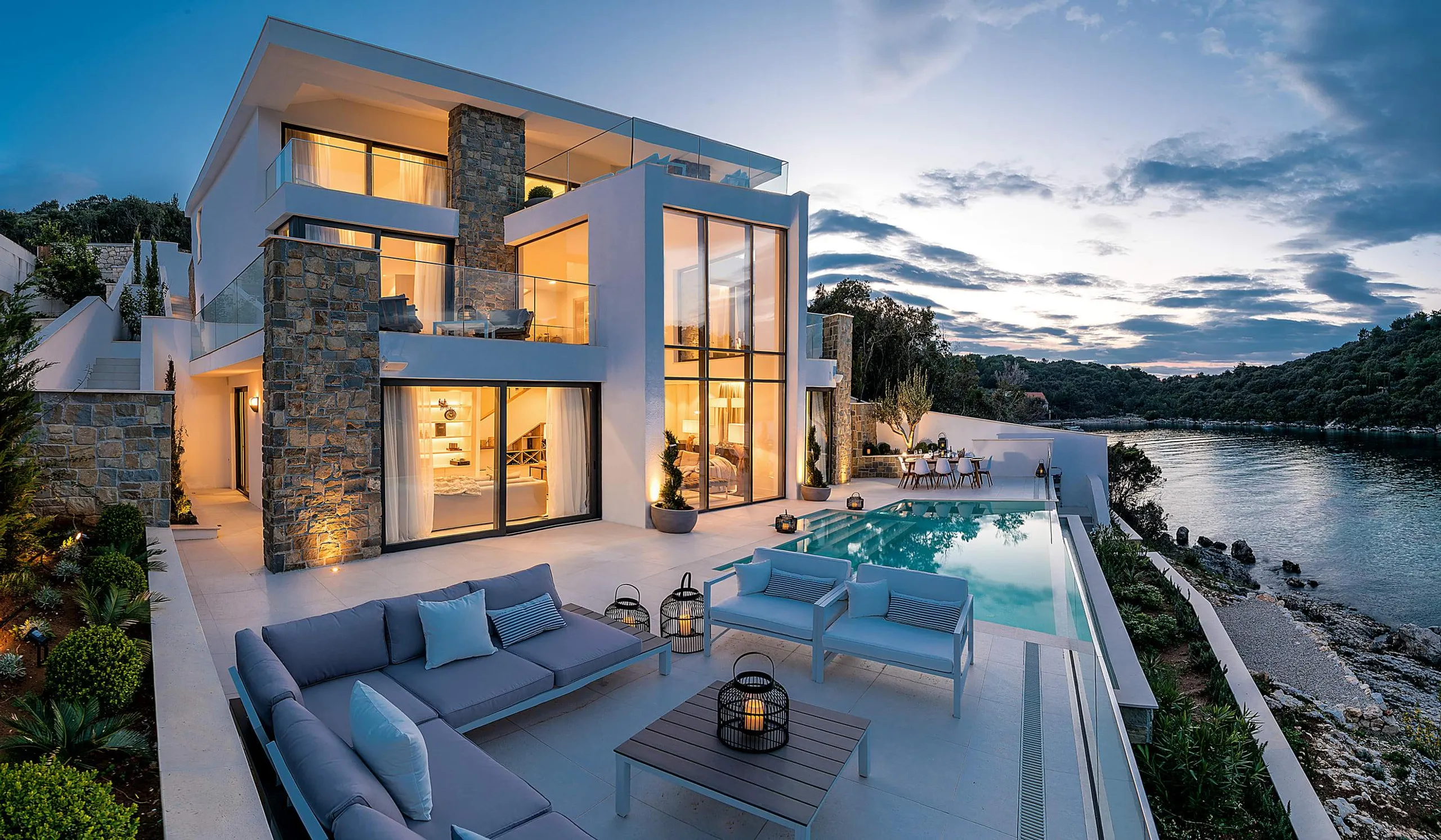 Grand Intense Villa with High End Beachfront, Uvala Vrbovica