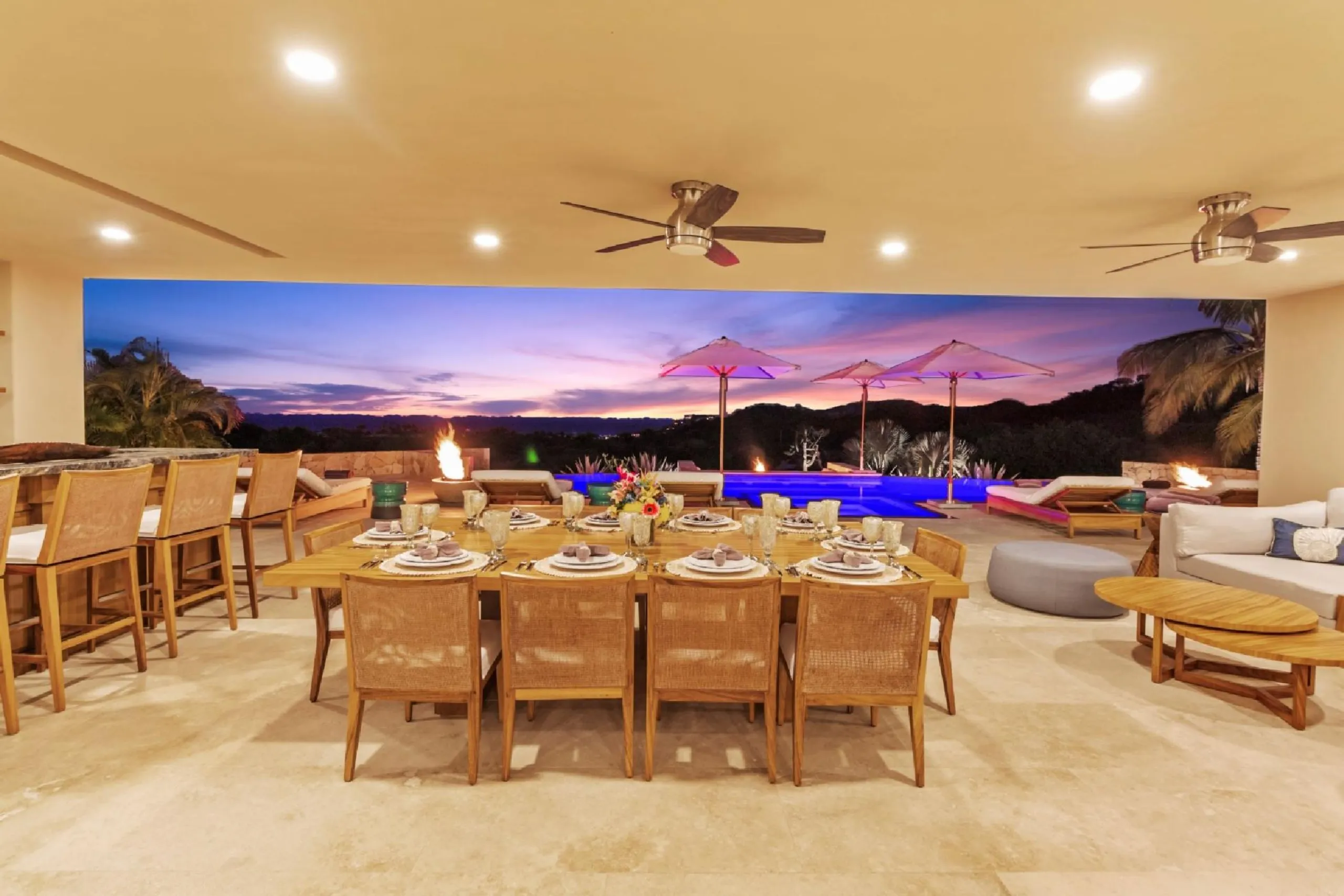 Sensational Palmilla Palace with Infinity Pool Overlooking the Sea of Cortez — photograph 3