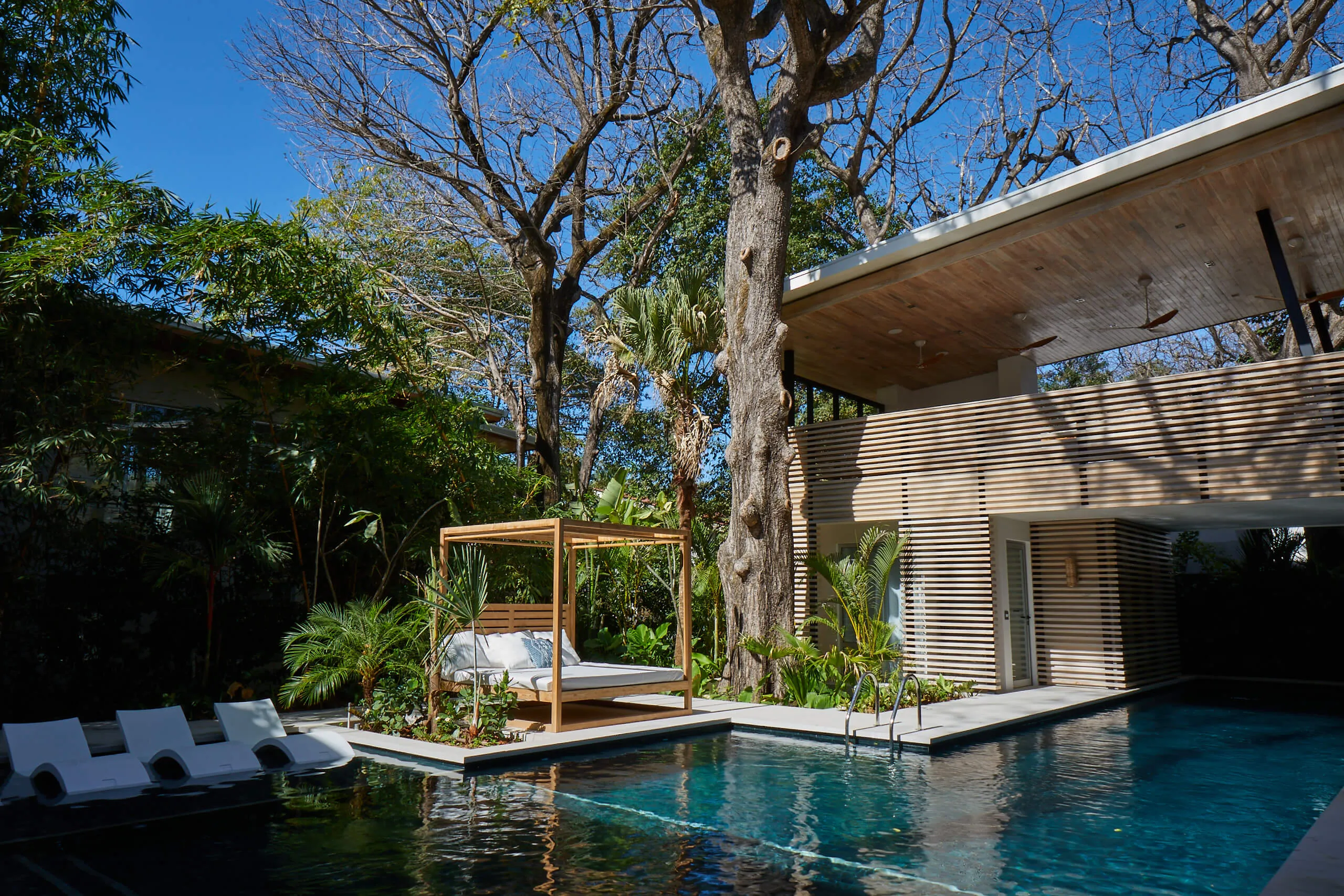 Charming Hermanas Villa with Beach Access — photograph 2