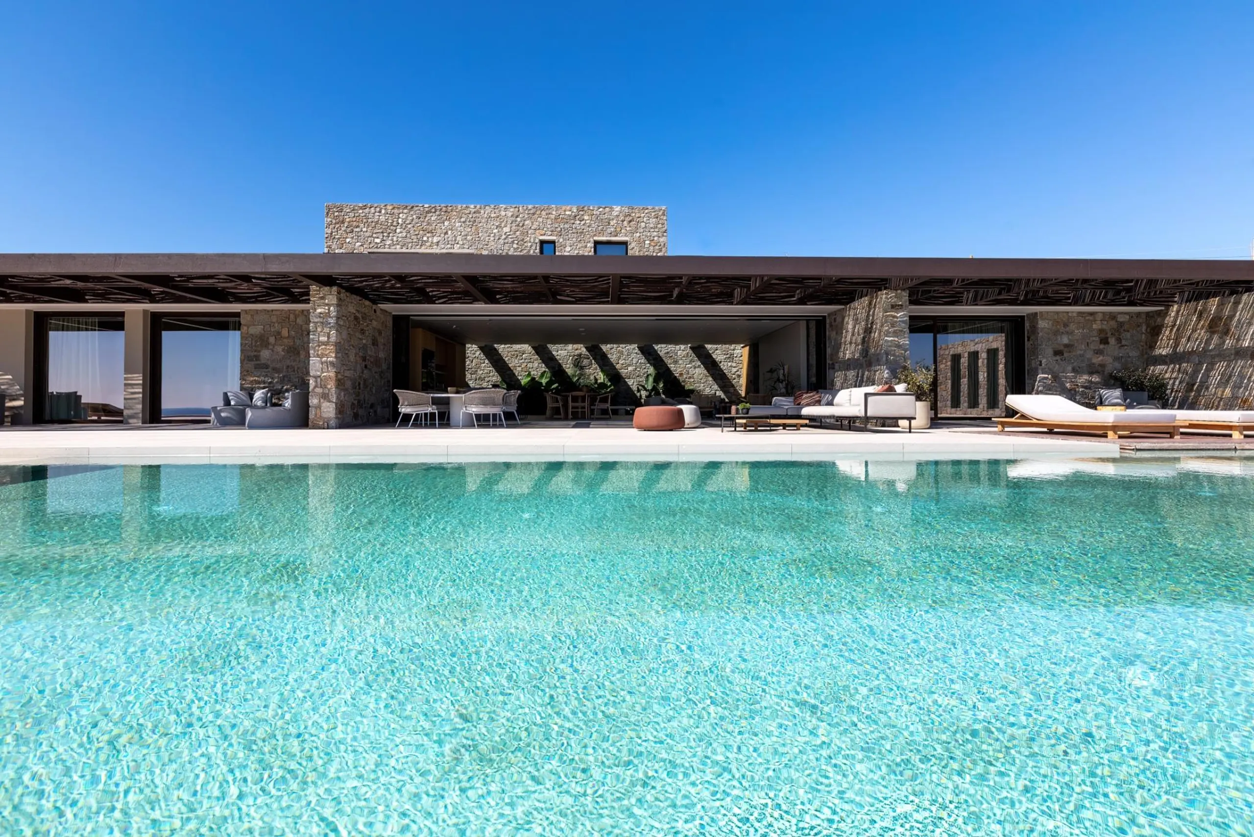 Lavish Luxury Villa in Mykonos with Private Pool and Firepit — photograph 4