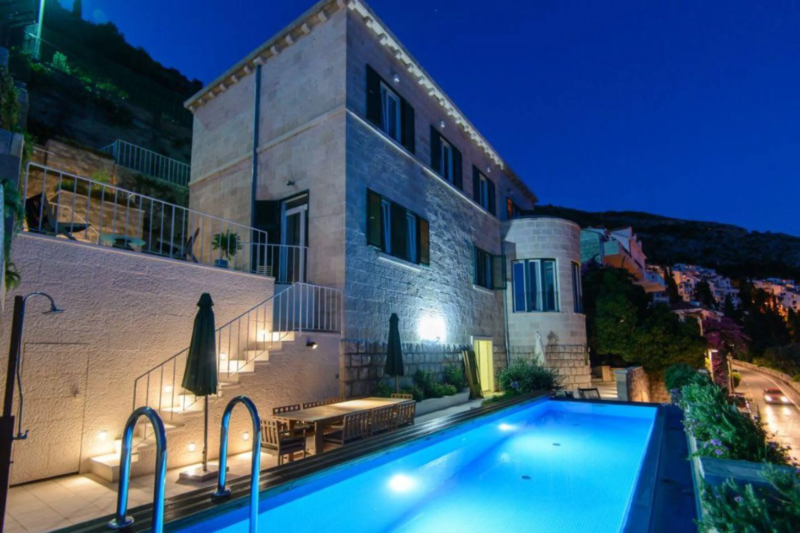 Deluxe Contemporary Villa with Pool and High-End Interiors, Dubrovnik
