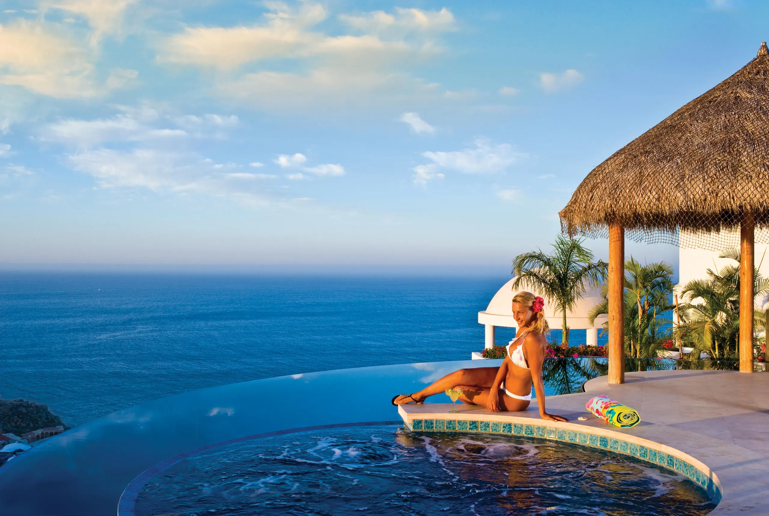 7BR Pedregal Villa with Ocean Views, Theater & Infinity Pool — photograph 3