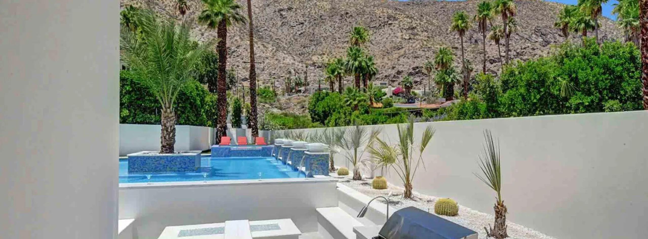 Luxurious Palm Desert Villa: Resort-Inspired Pool, Fire Pit, & Custom Interiors Near Coachella, Coachella