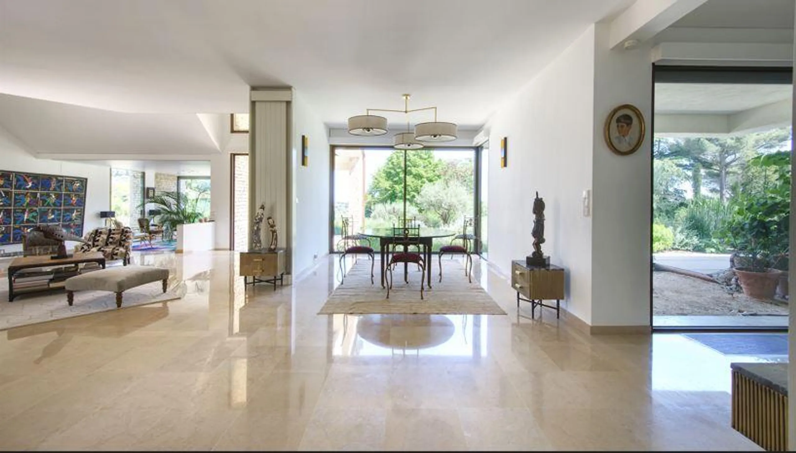 Provencal Bliss Retreat with Private Pool, and Scenic Golf Cart Adventures — photograph 12