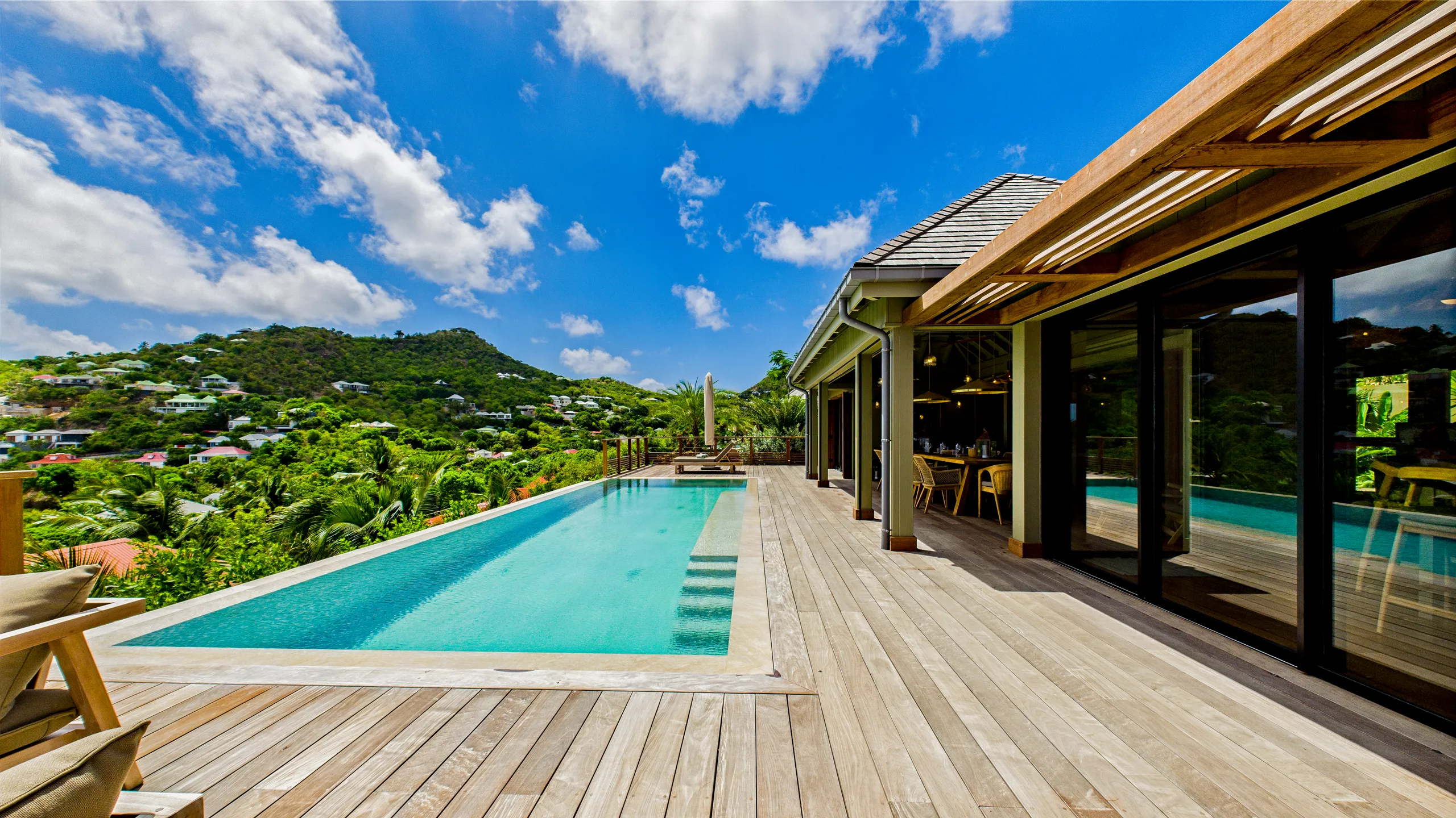 Chic St. Jean Villa with Heated Pool, Overlooking St. Jean — photograph 2