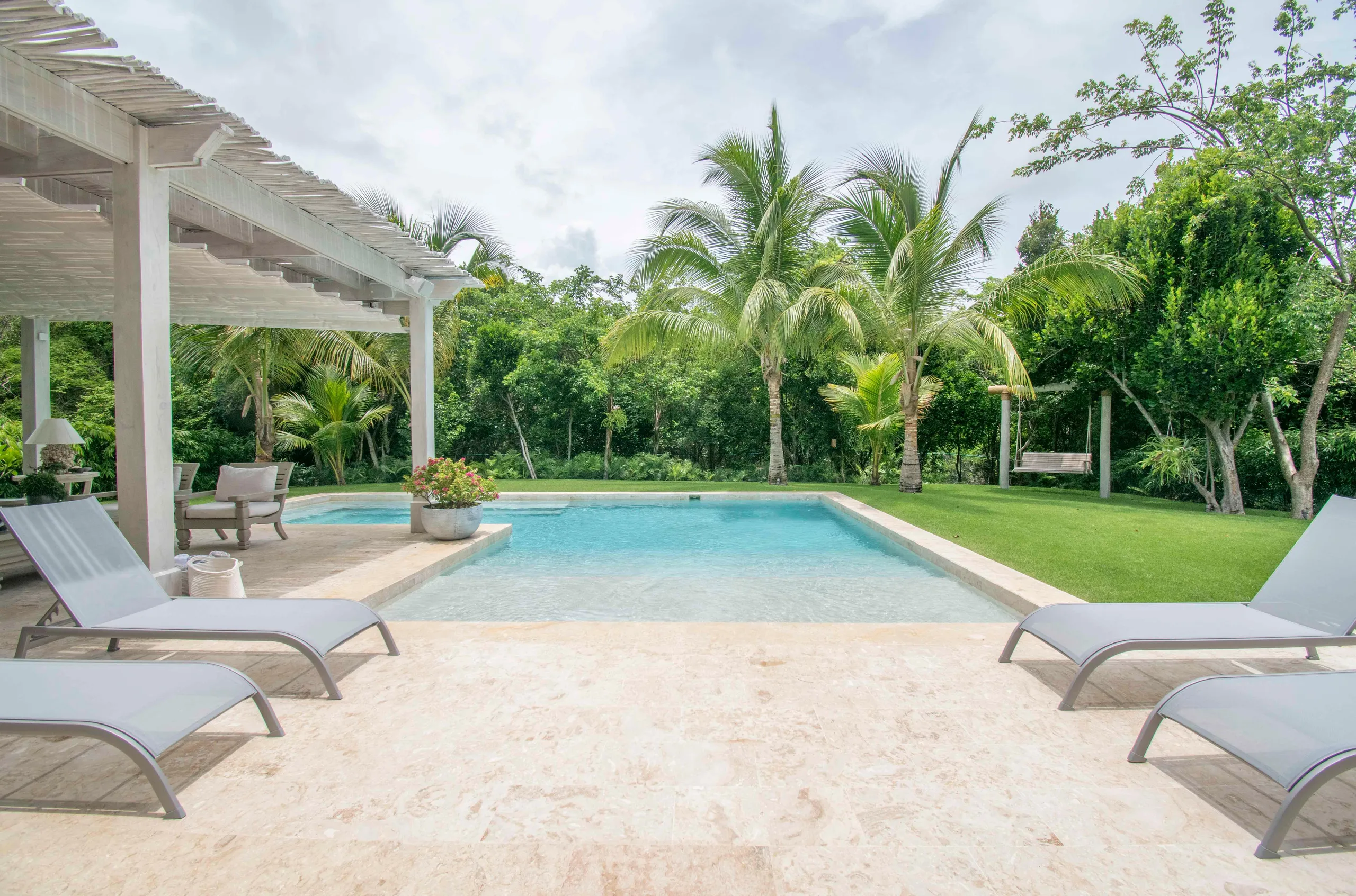Stylish Punta Cana Villa with Private Pool and Tropical Views — photograph 3