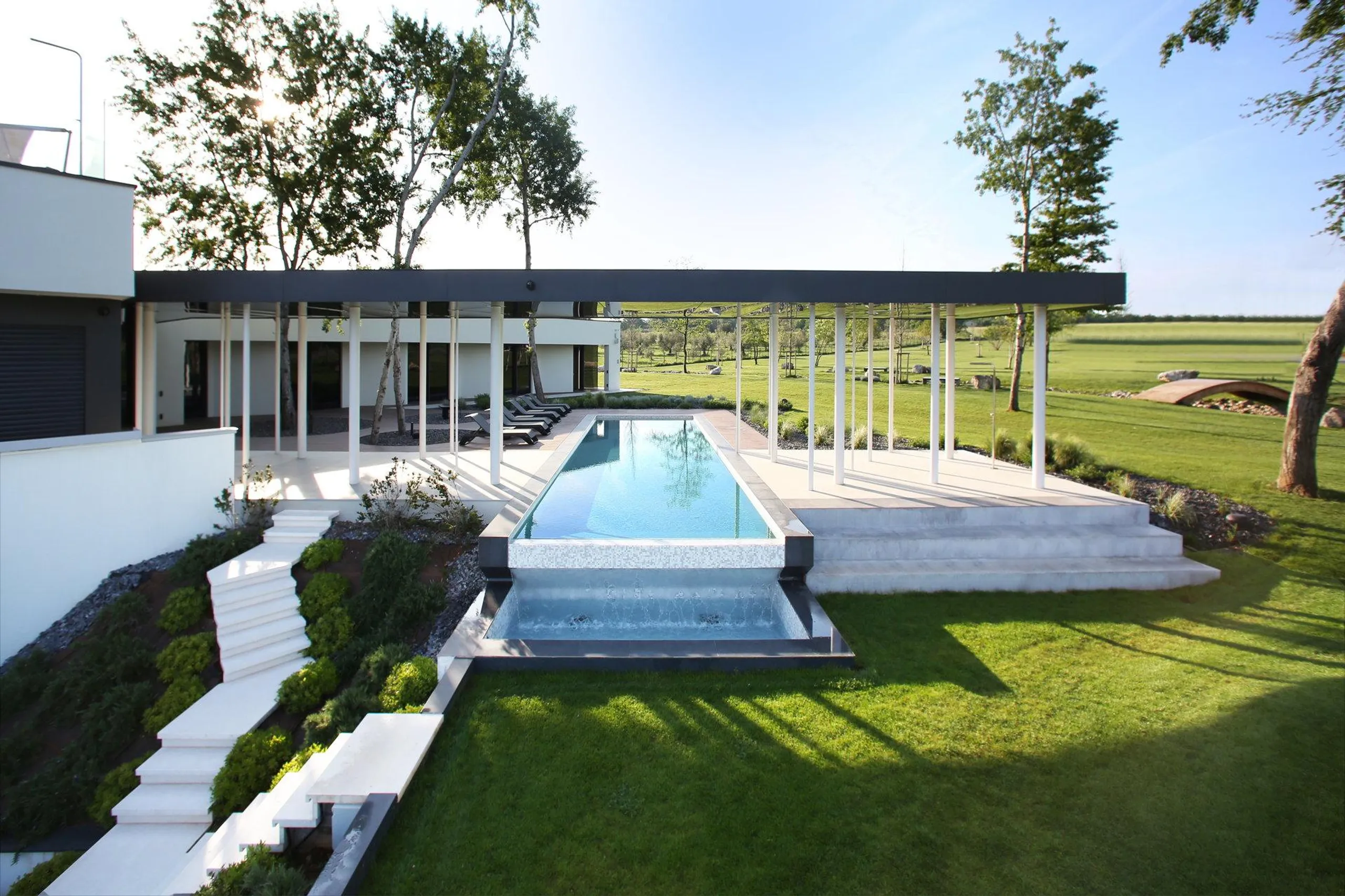 Exquisite Styled Villa with Private Pool, Gym and Sauna — photograph 12
