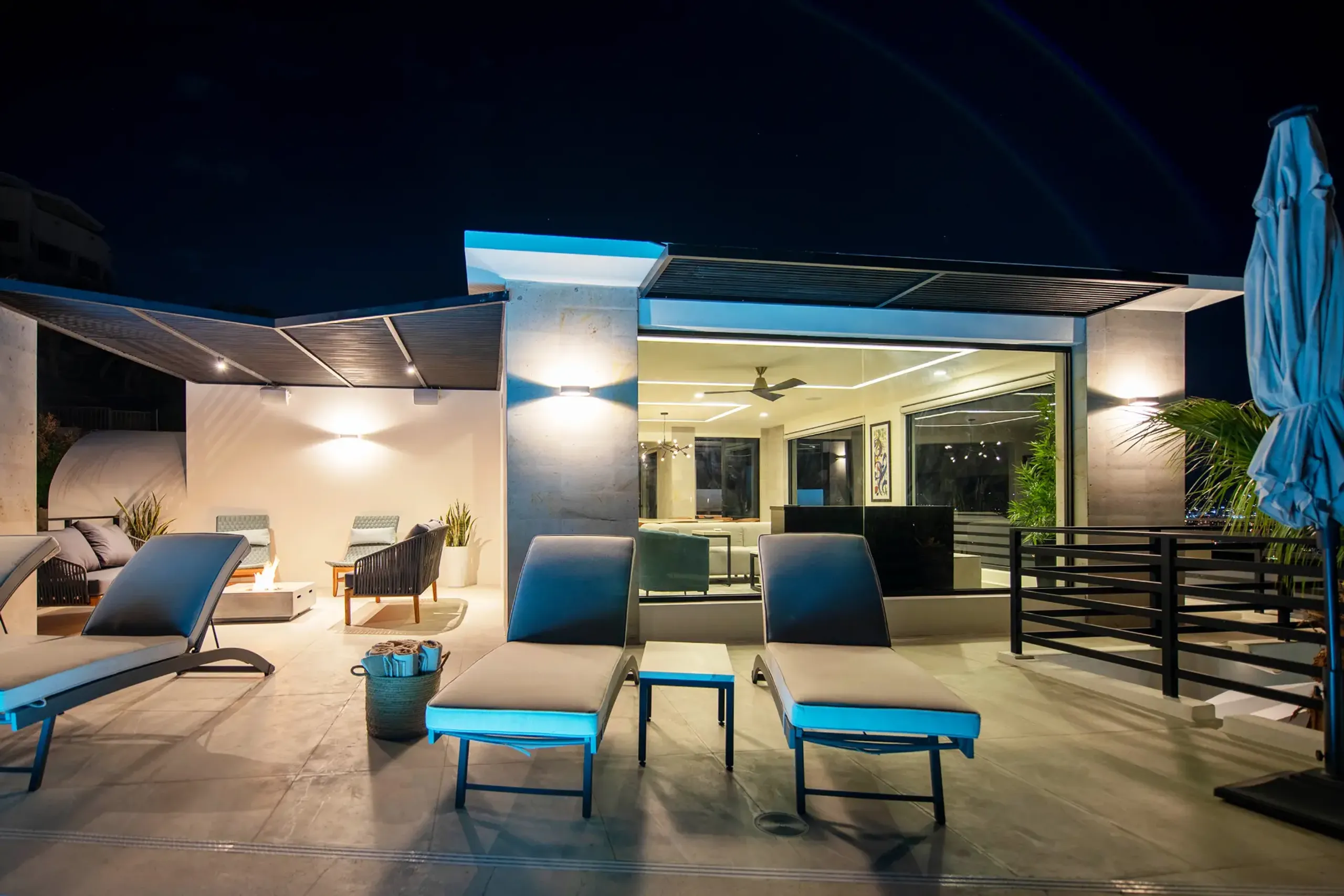 Chic 6 Bedroom Villa with Private Pool with Ocean Views in Cabo San Lucas — photograph 11