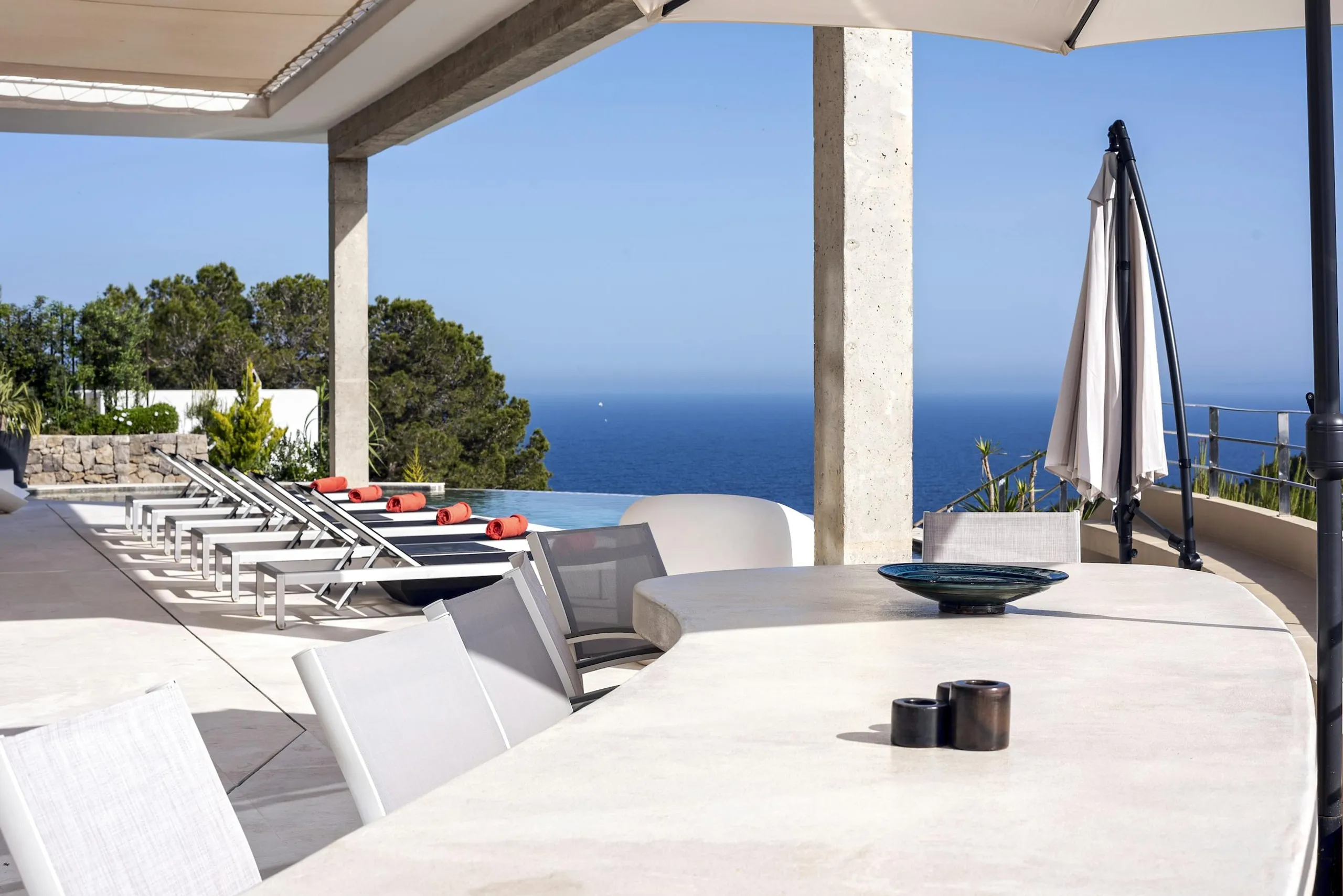 Stylish Seaview Villa in Ibiza with Infinity Pool and Sun Deck — photograph 9