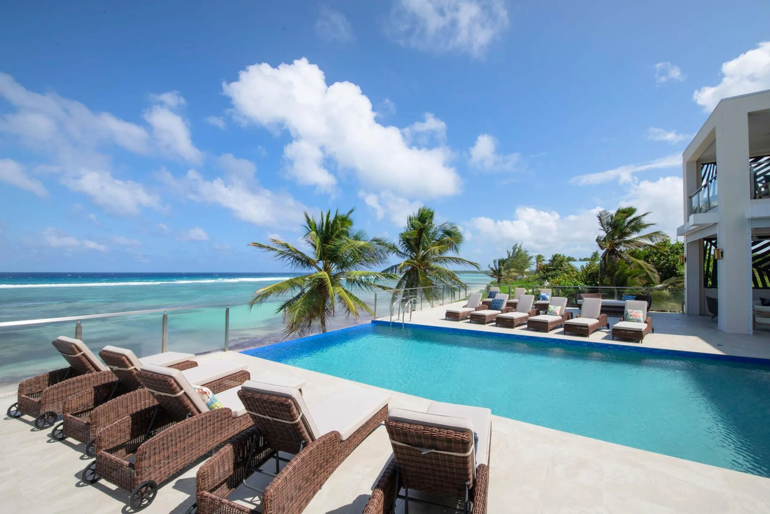 Grand Beachfront Estate with Private Pool, and Home Theater — photograph 4