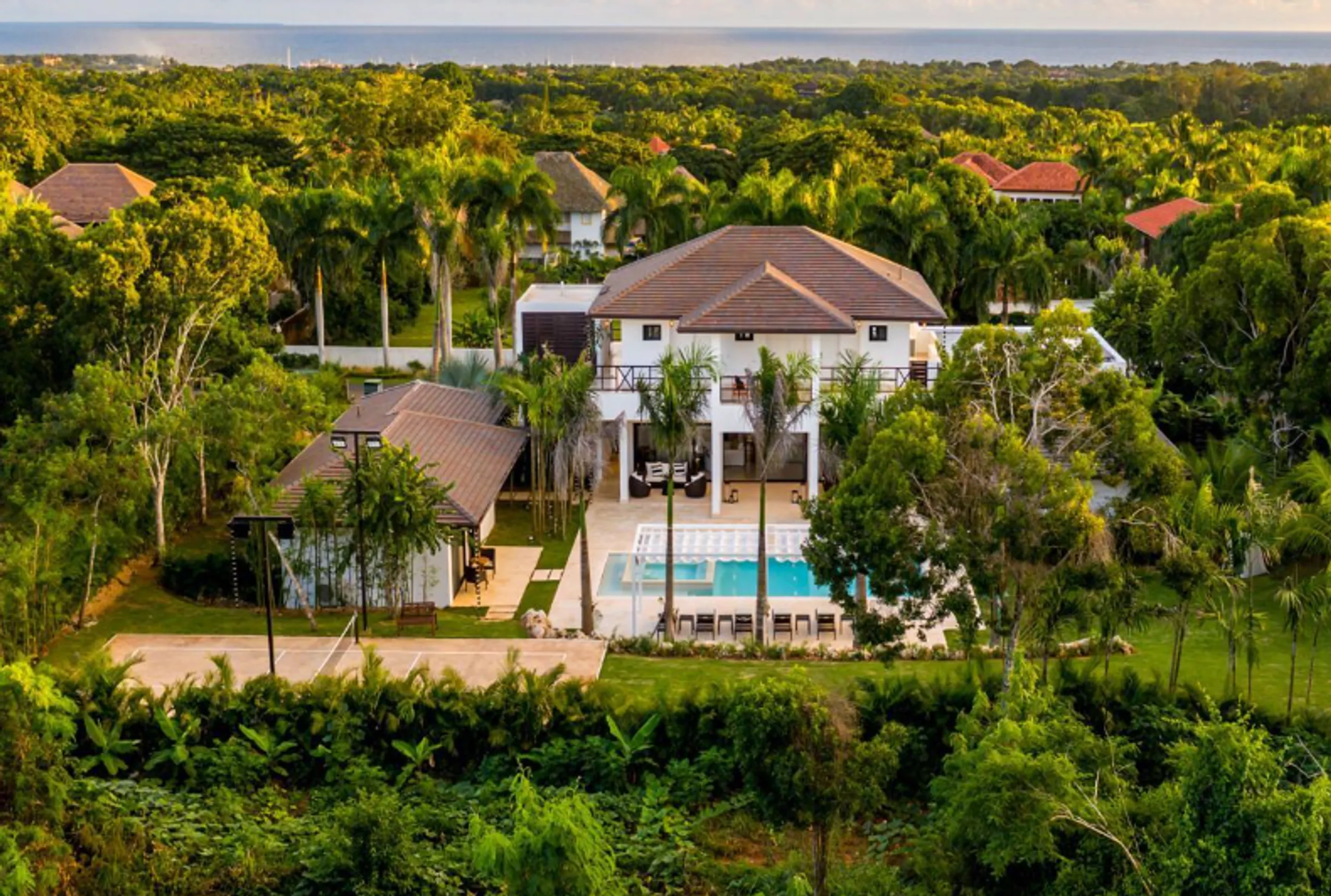 Casa de Campo's Prestige Accommodation Villa Located in a Exclusive Barranca Este Neighborhood, Casa de Campo