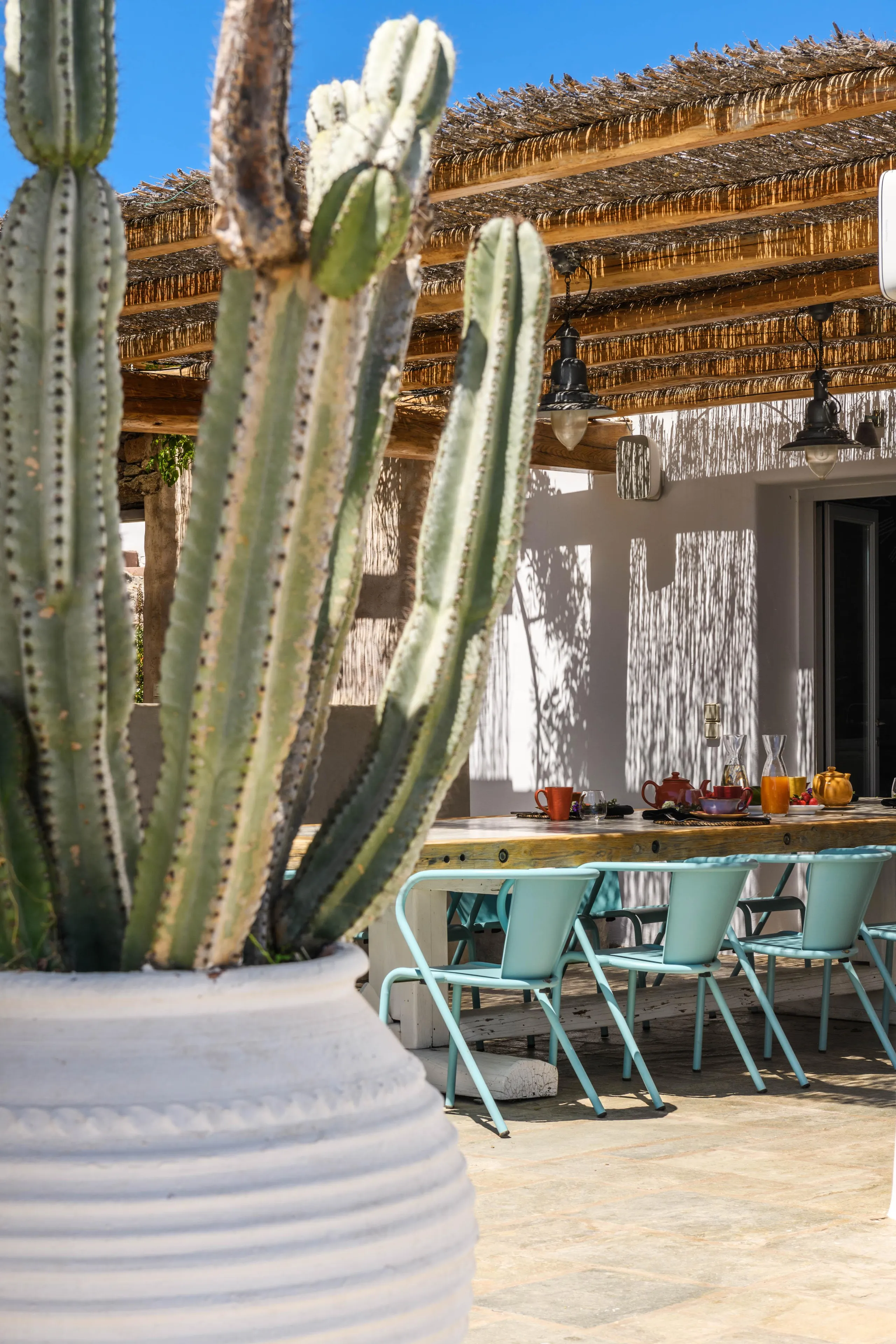 Immaculate Mykonos Villa with Designer Touches, Private Pool, Padel Court, and Panoramic Mediterranean Views — photograph 7