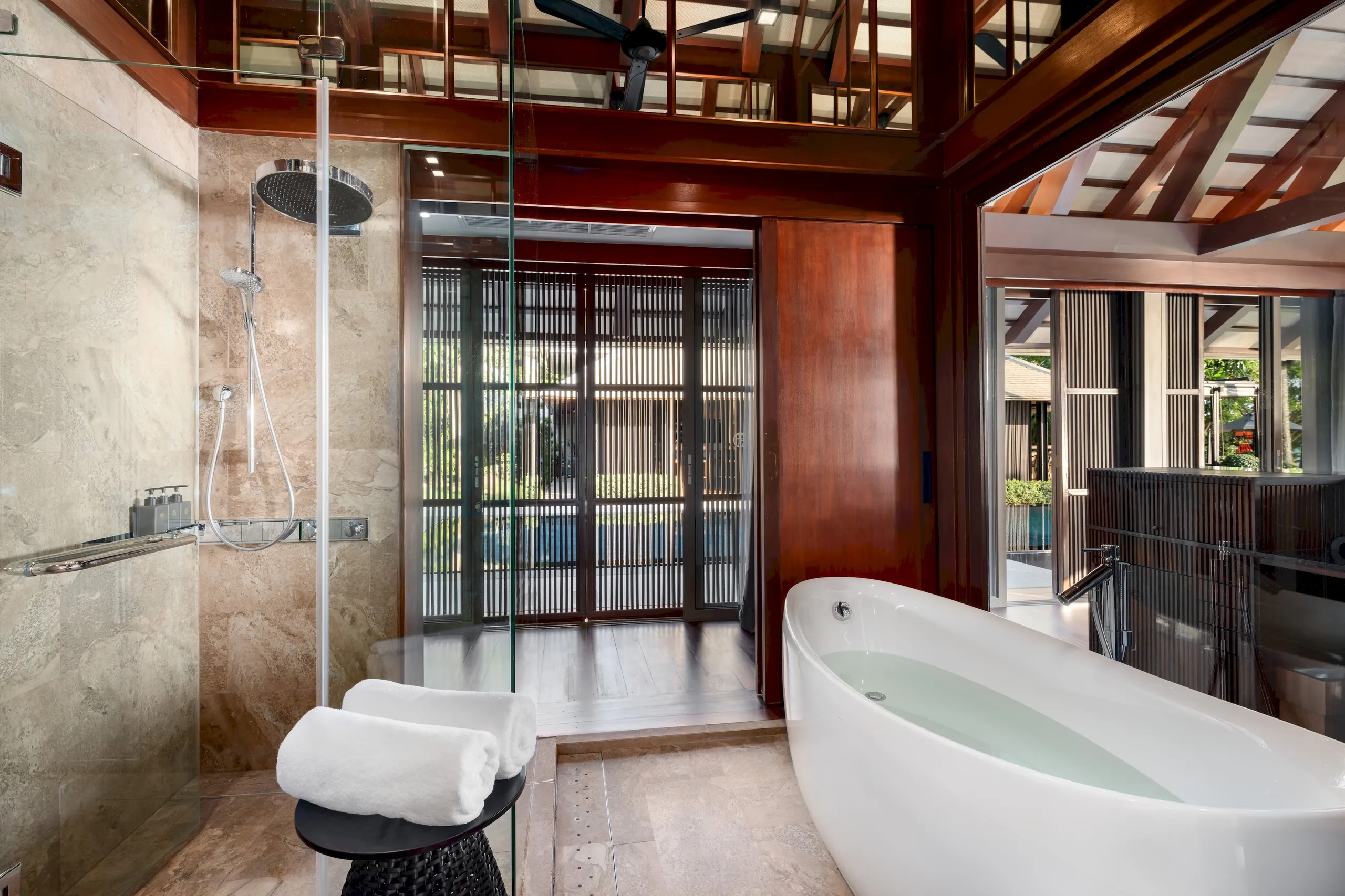 Fantastic Japanese-Thai Villa with Three Infinity Pools, Private theatre, and a Serene Spa — photograph 10