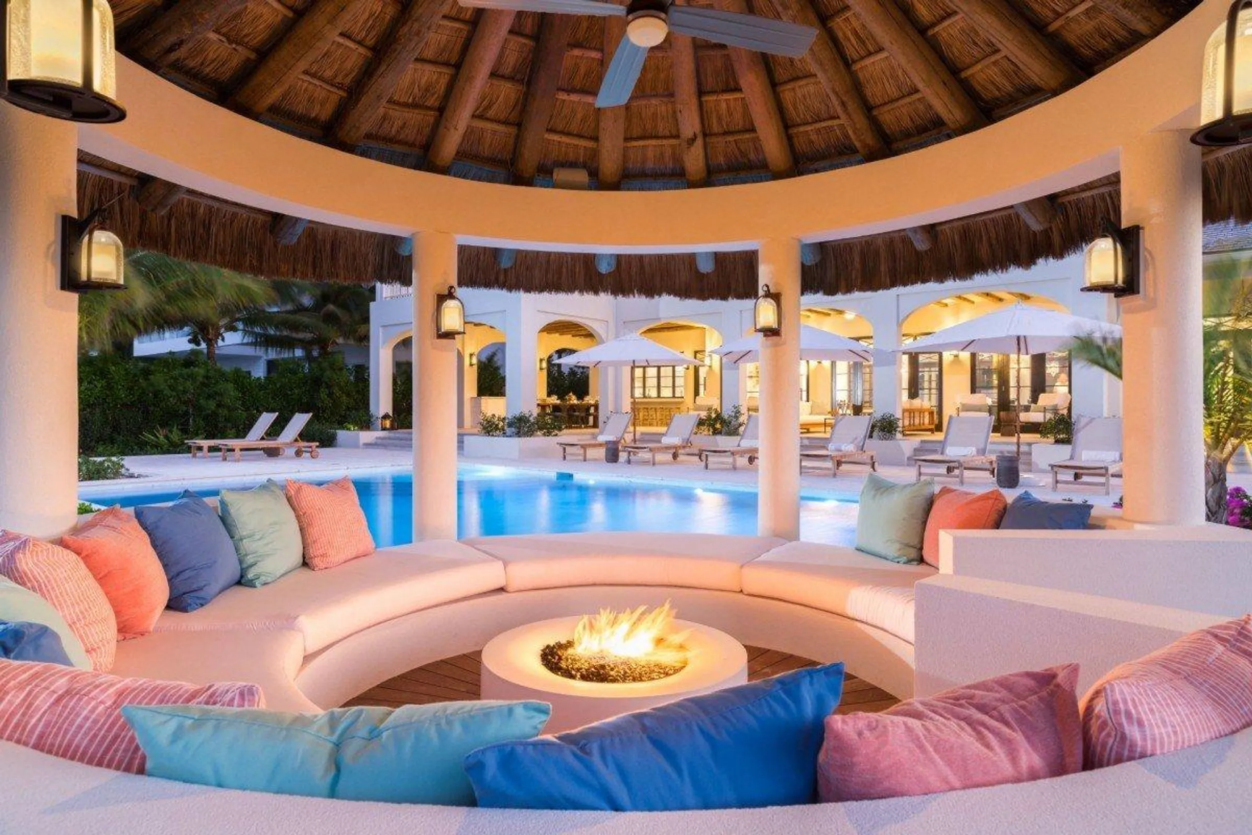 Caribbean Colonial Elegance: Explore This 6-Bedroom Island Villa — photograph 4