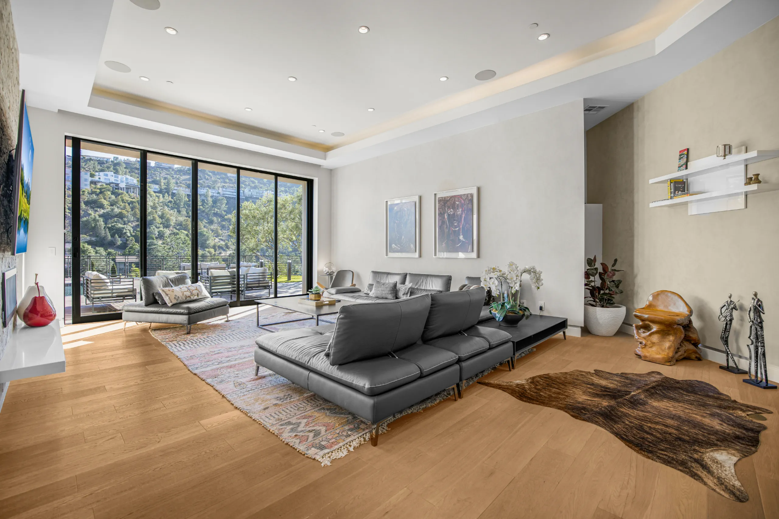 Exclusive Hill Side Estate With Private Pool — photograph 10