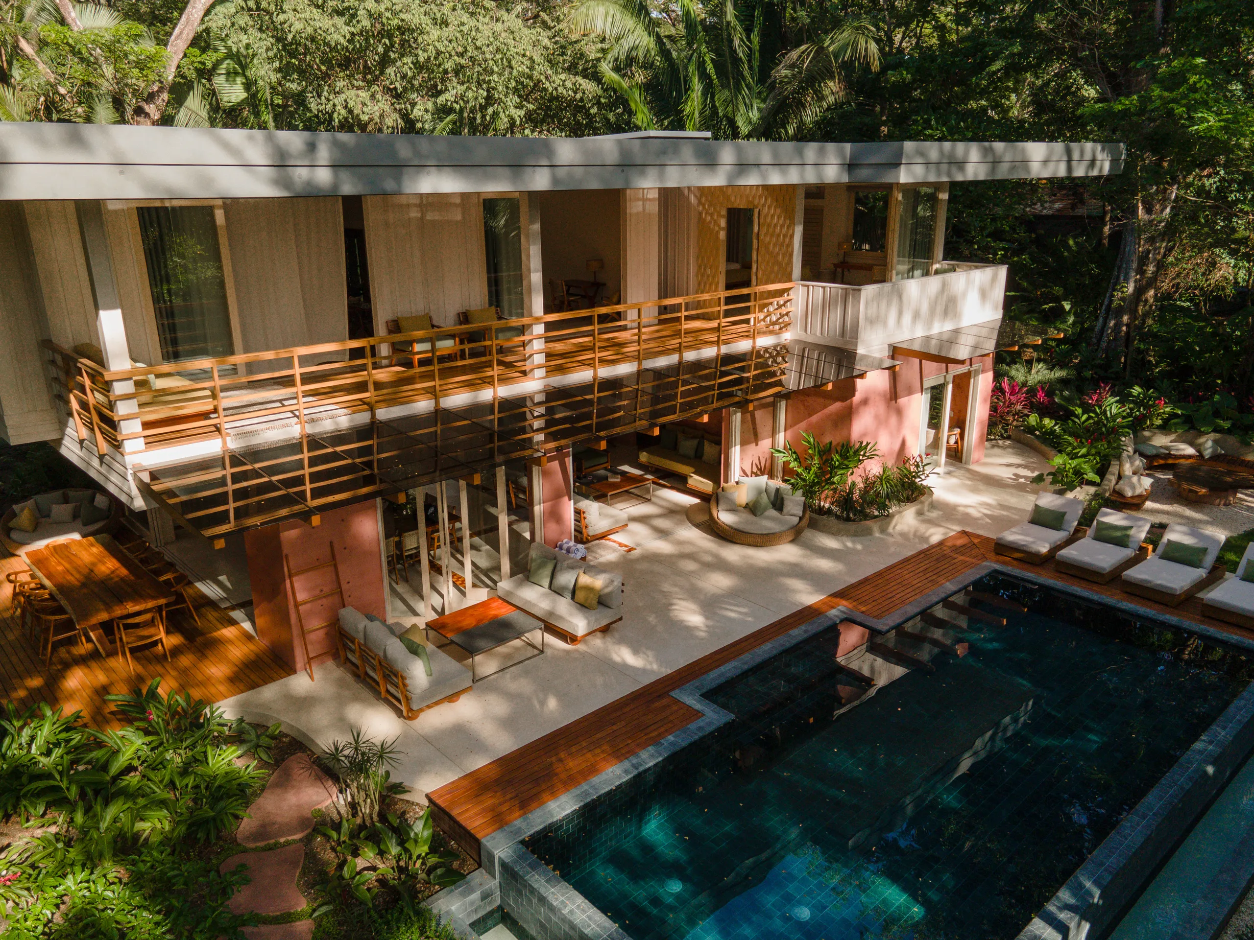 Impeccably Designed Villa with Private Pool, Expansive Spaces & Stunning Jungle Views — photograph 6