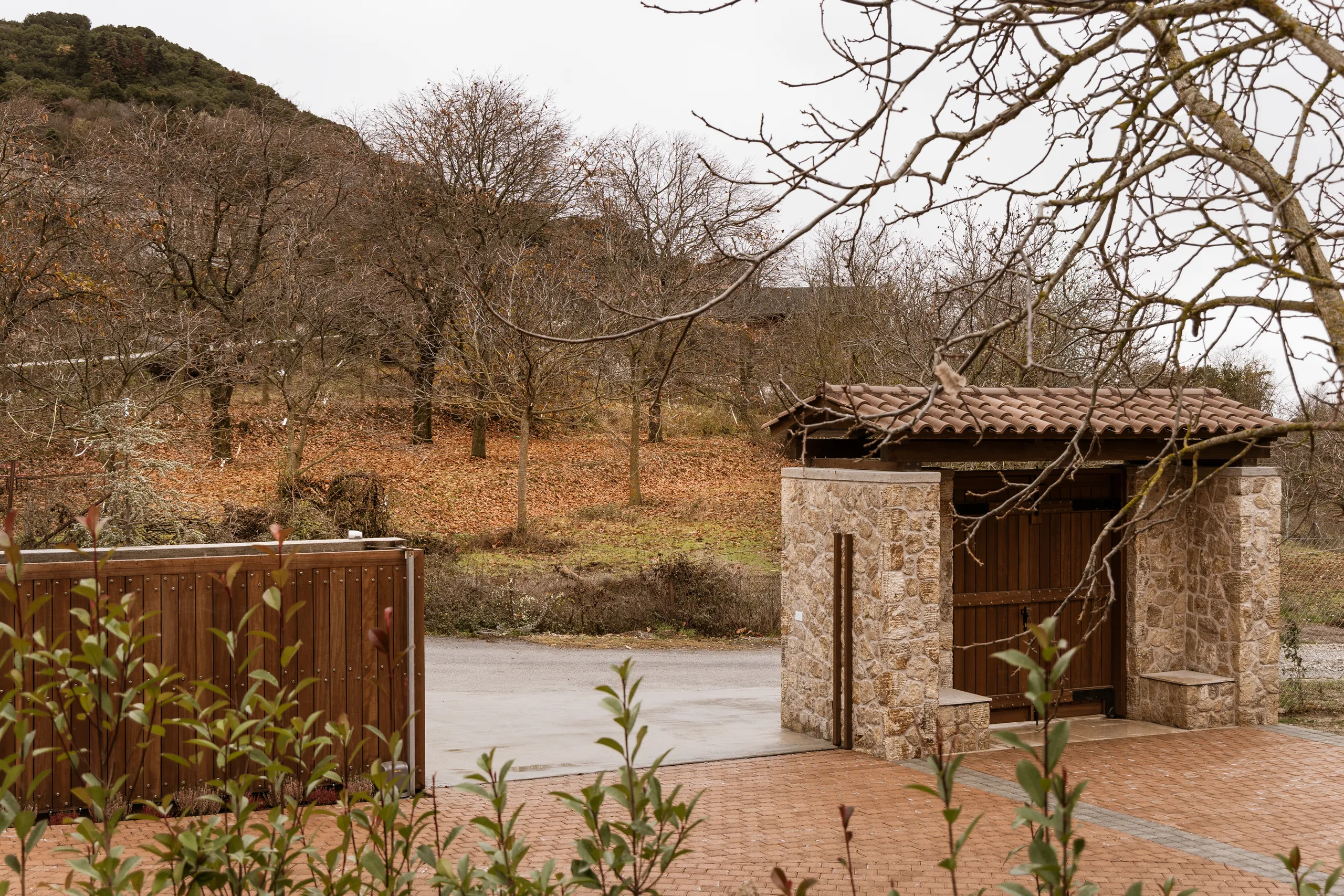 Breathtakingly Beautiful 6BR Villa with Heated Pool, Private Cinema Hall and Fireplace — photograph 11