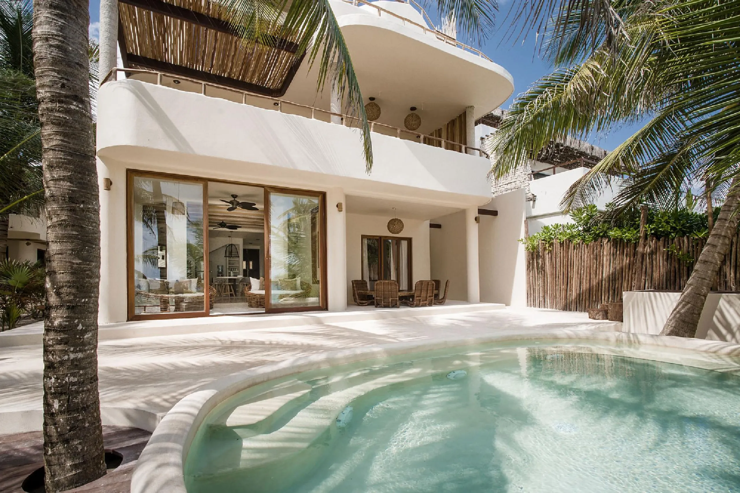 Beachfront Sustainable Eco Luxe Retreat Compound with Private Pool — photograph 2