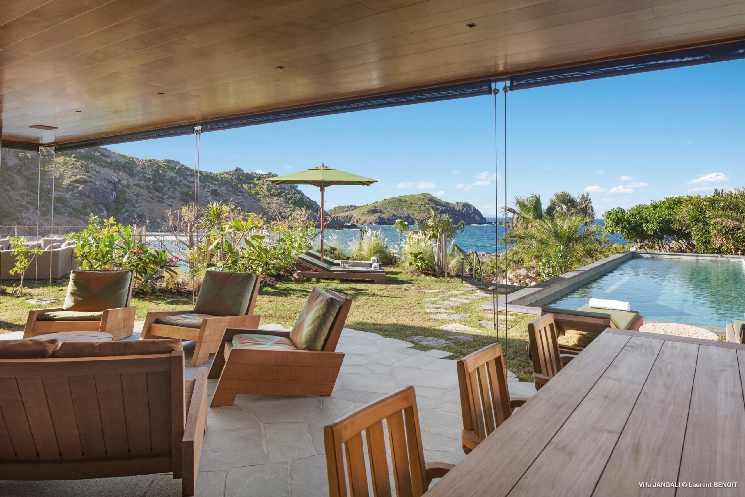 Serene Flamands Estate with Gardens, Heated Pool & Ocean Views — photograph 9
