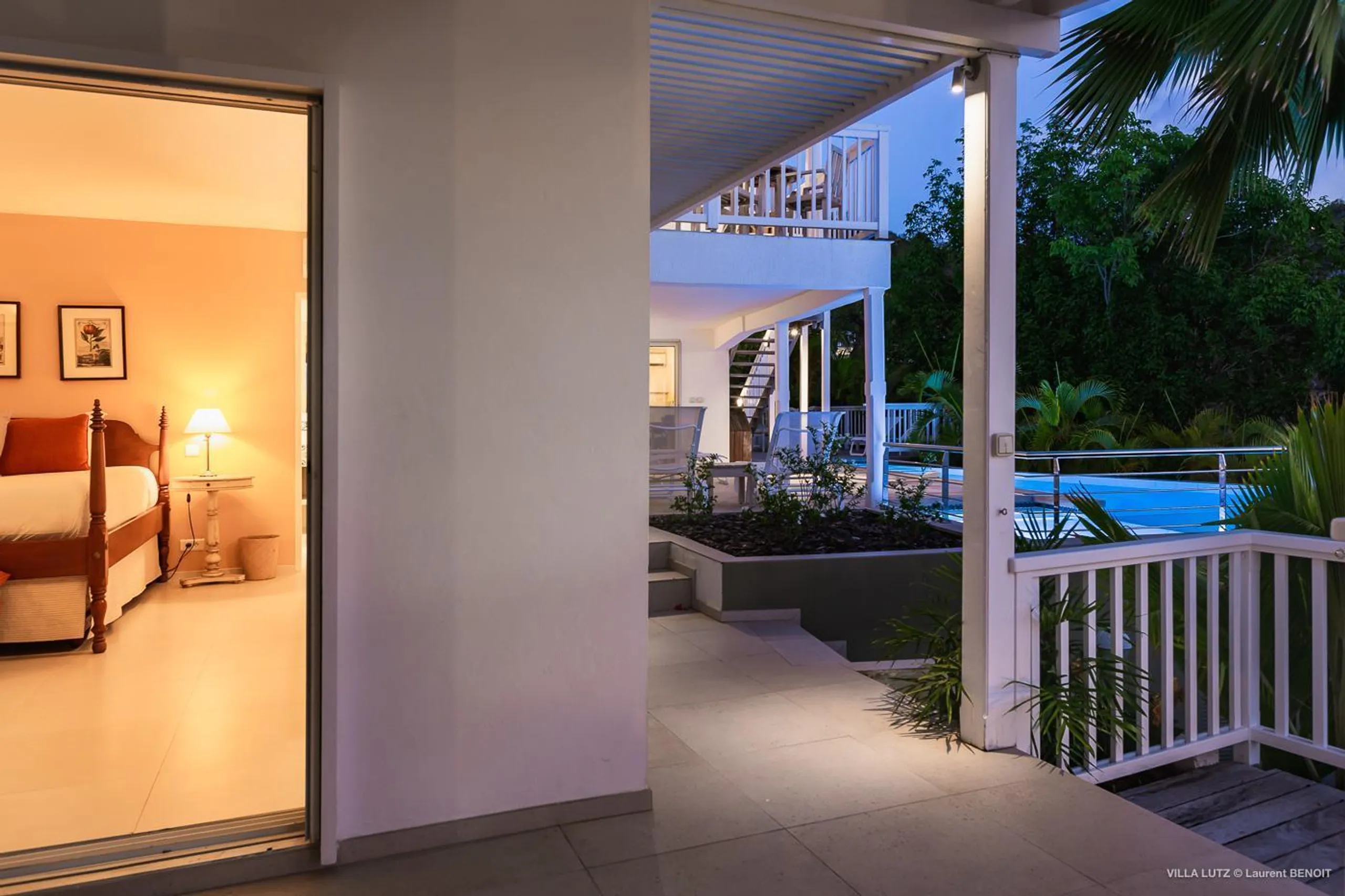 Luxurious Lorient Estate with Private Pool and Ocean Views — photograph 9