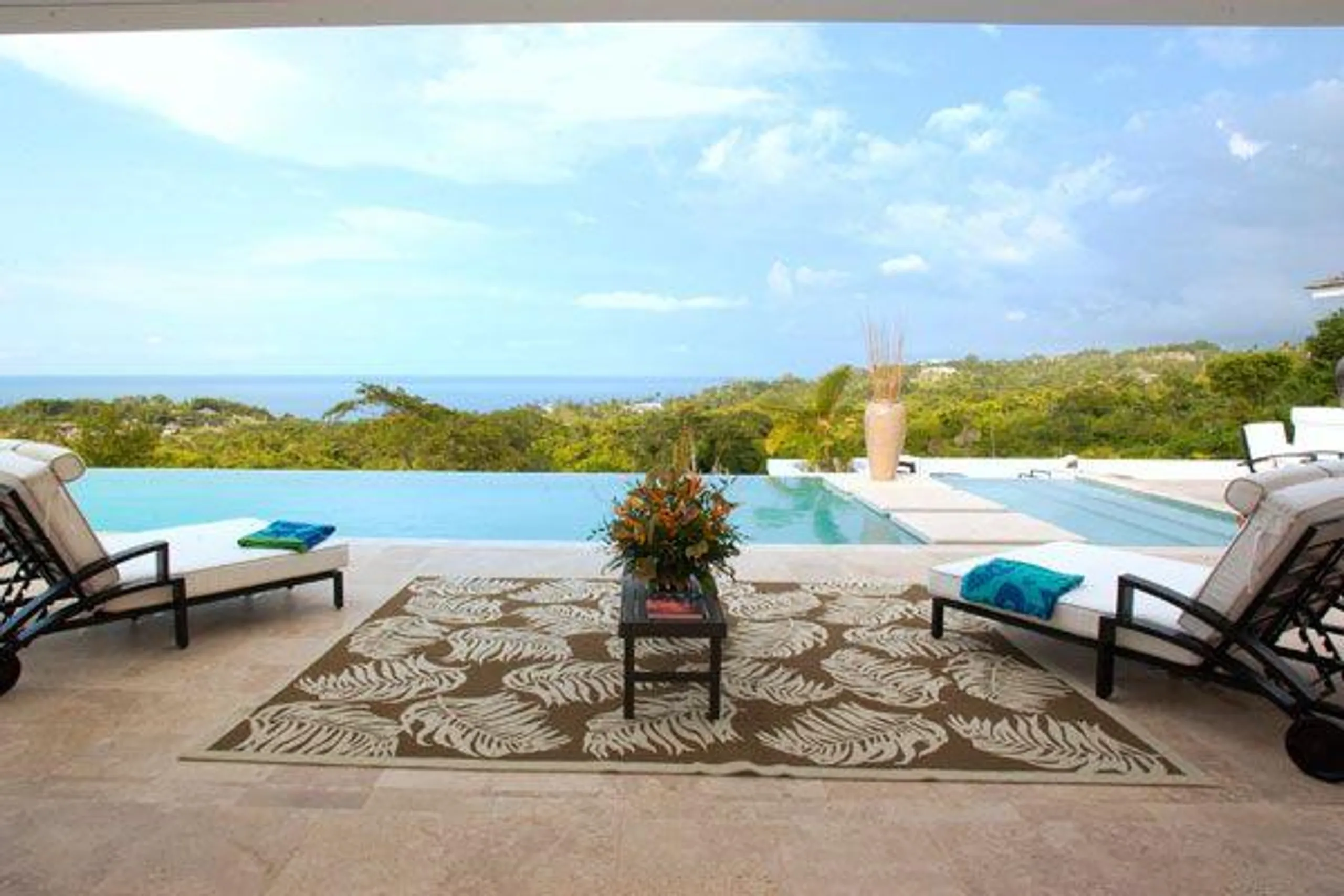 Stunning Seaview Villa with Infinity Pool and Jacuzzi, Montego Bay