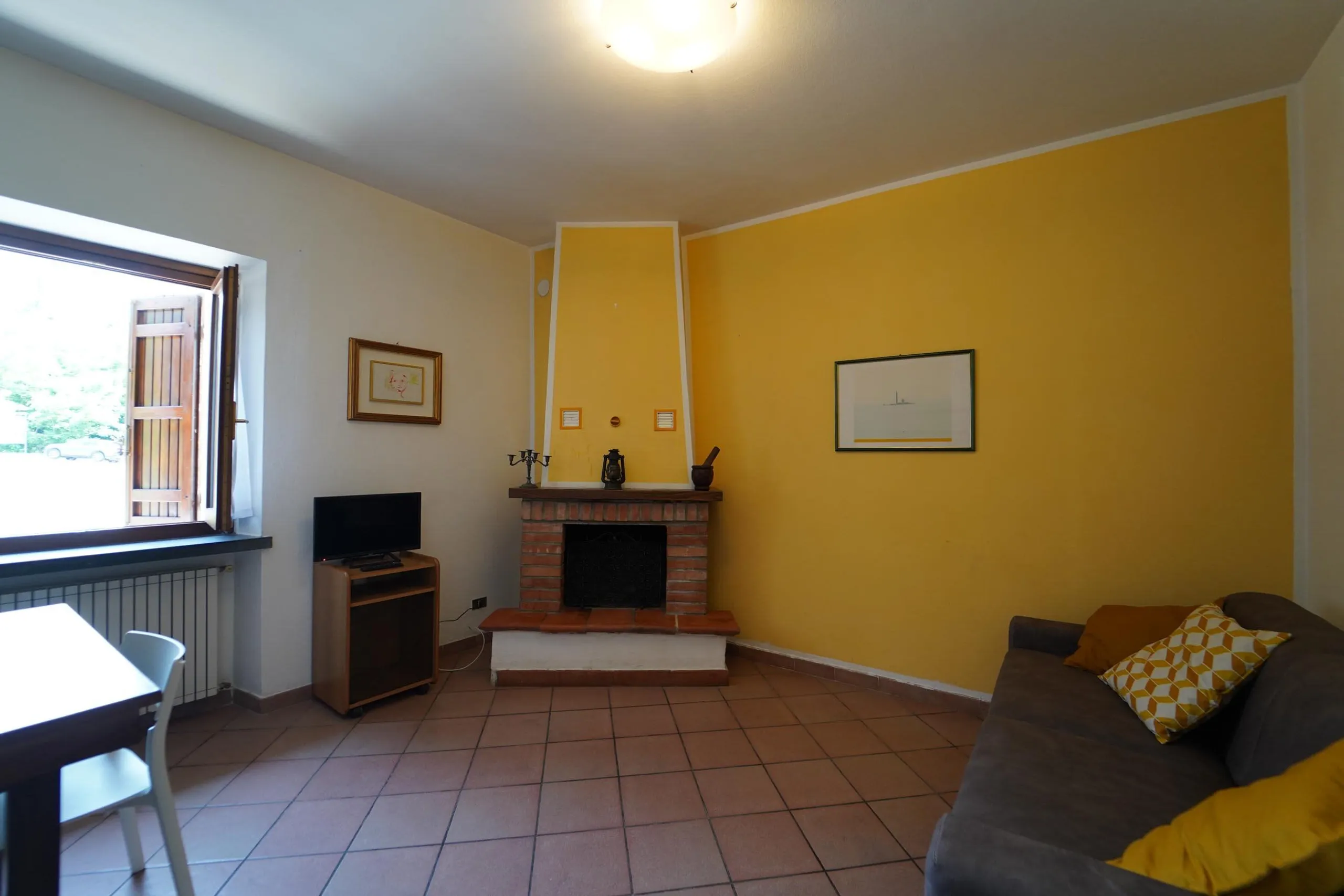 Cozy Country Villa with Scenic Views — photograph 11