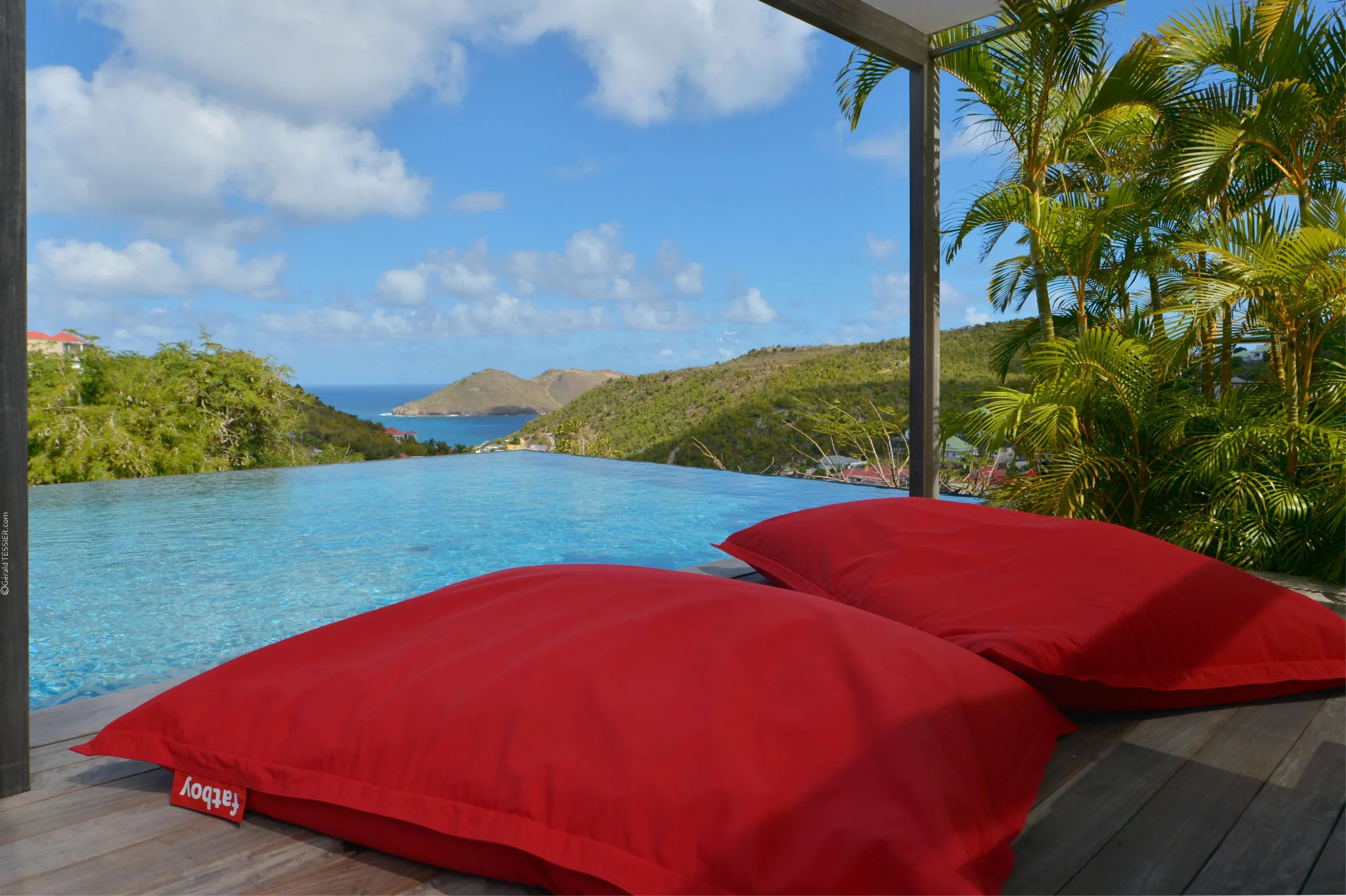 Luxury Villa Oasis: Serene Hillside Retreat with Infinity Pool in St-Barts — photograph 4